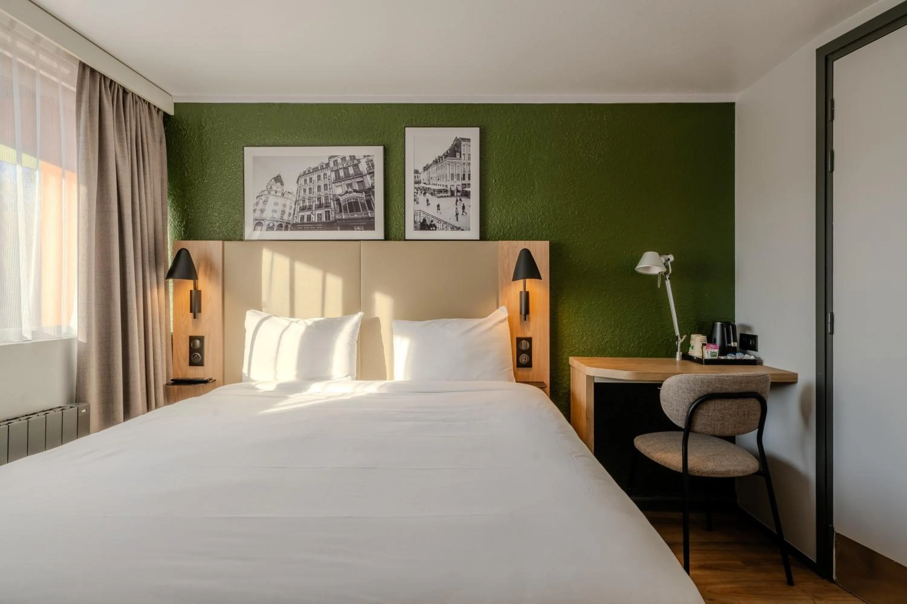 Bedroom, Bed in Campanile NATURE - Lille Est Villeneuve-d'Ascq