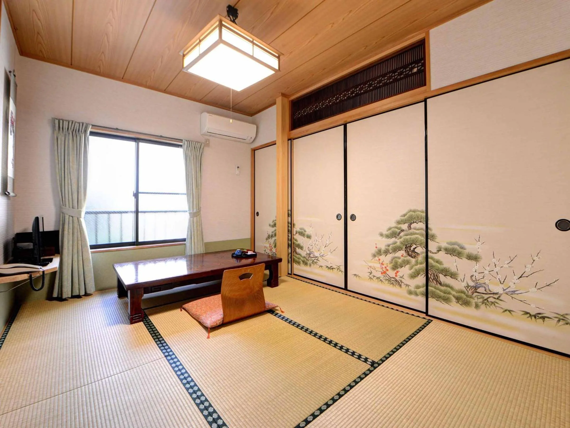 Photo of the whole room in Ryokan Niko