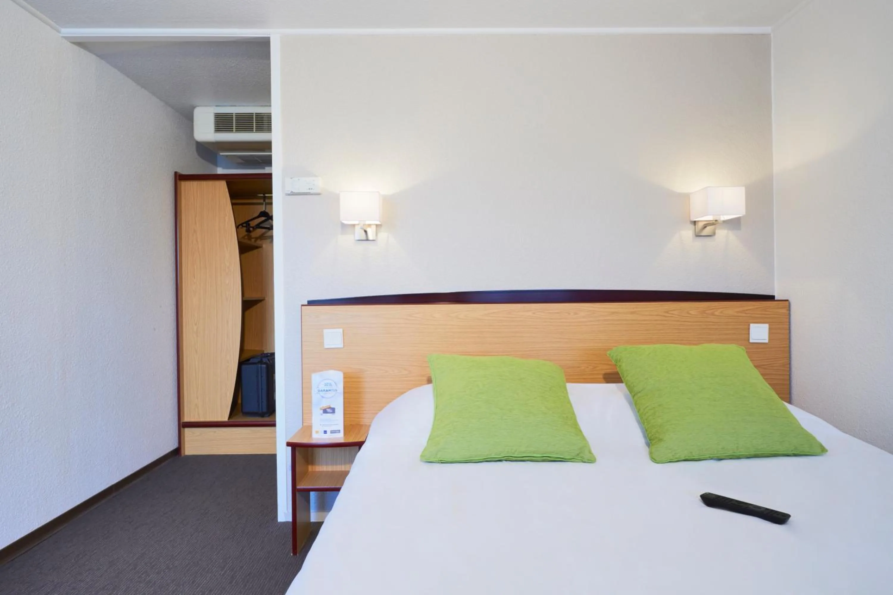 Bed in Campanile Lille - Lomme