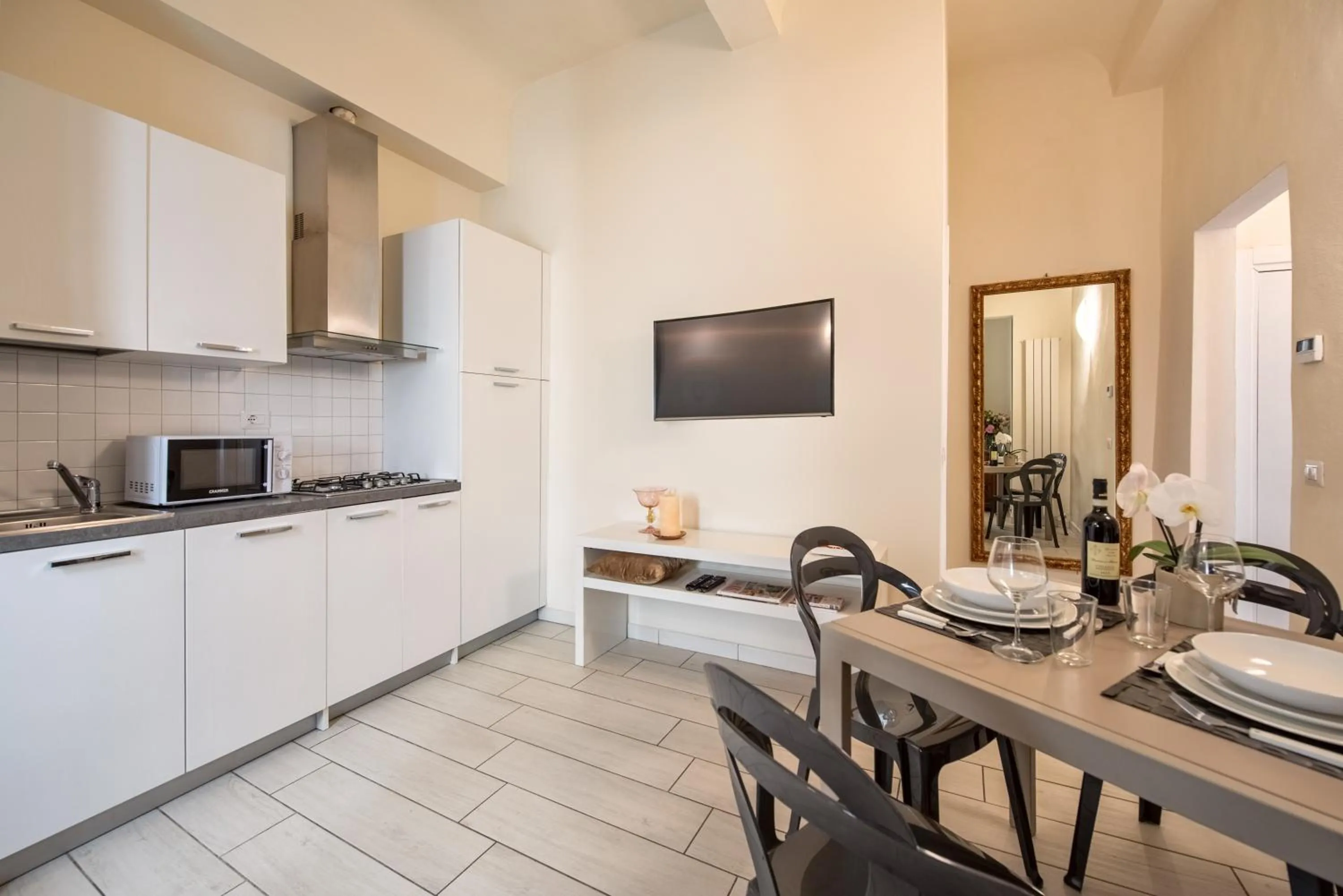 Kitchen or kitchenette in Windows On Florence