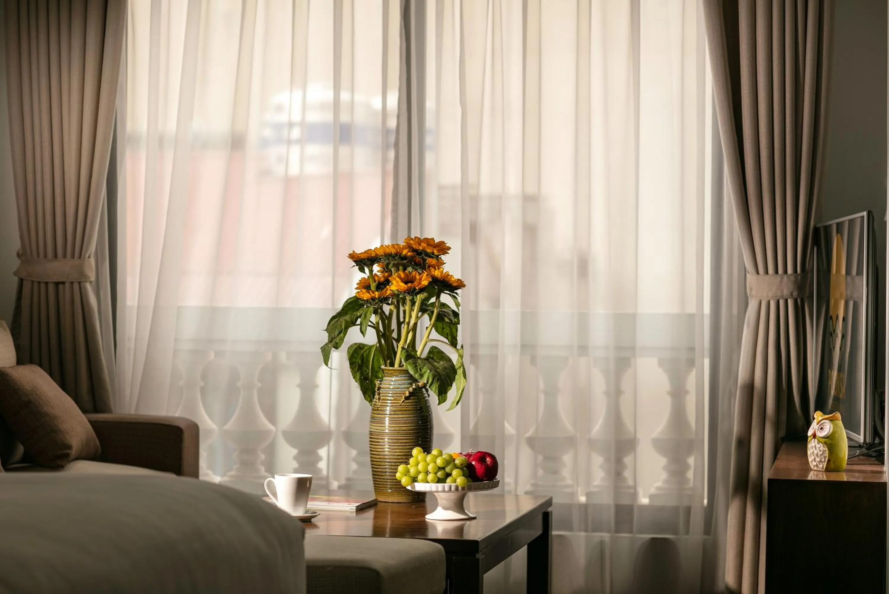 Day in Poonsa Hanoi - The Ordinary Living