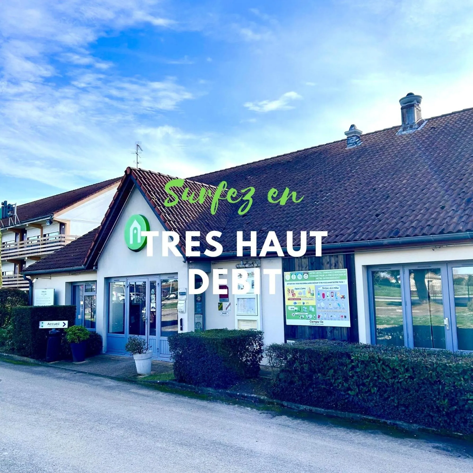 Facade/entrance in Campanile Marmande