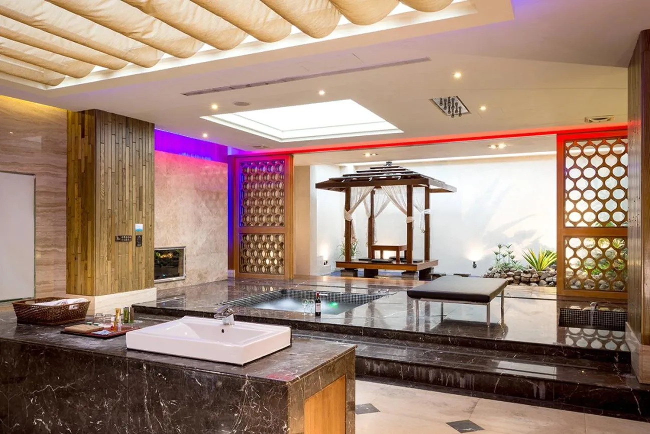 Steam room in Norway Forest Villa Motel