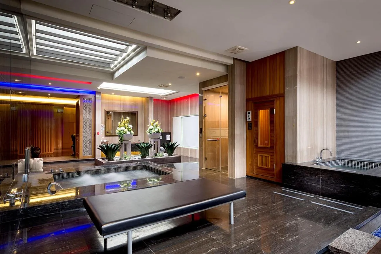 Steam room in Norway Forest Villa Motel