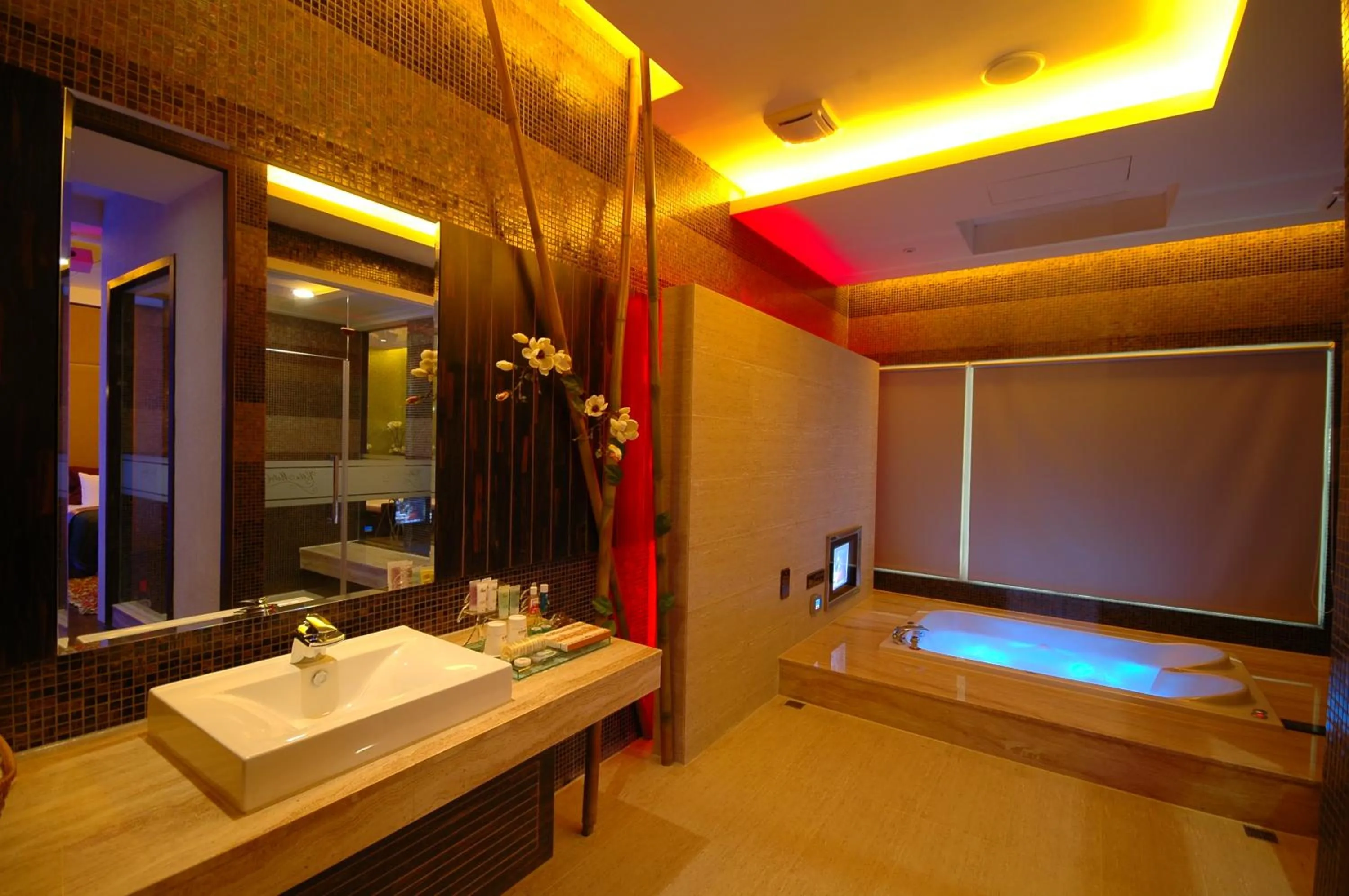 Toilet in Norway Forest Villa Motel