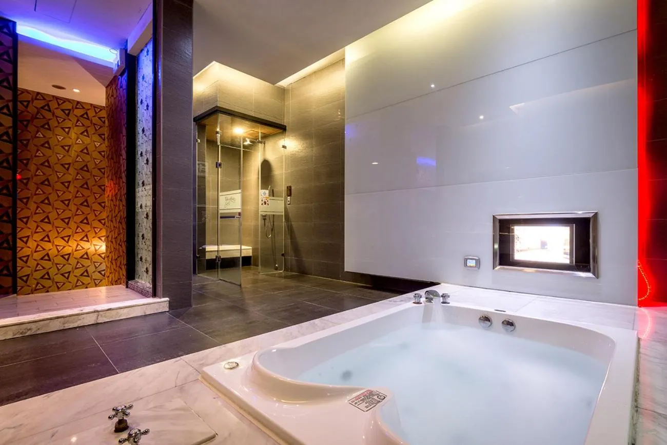 Bathroom in Norway Forest Villa Motel