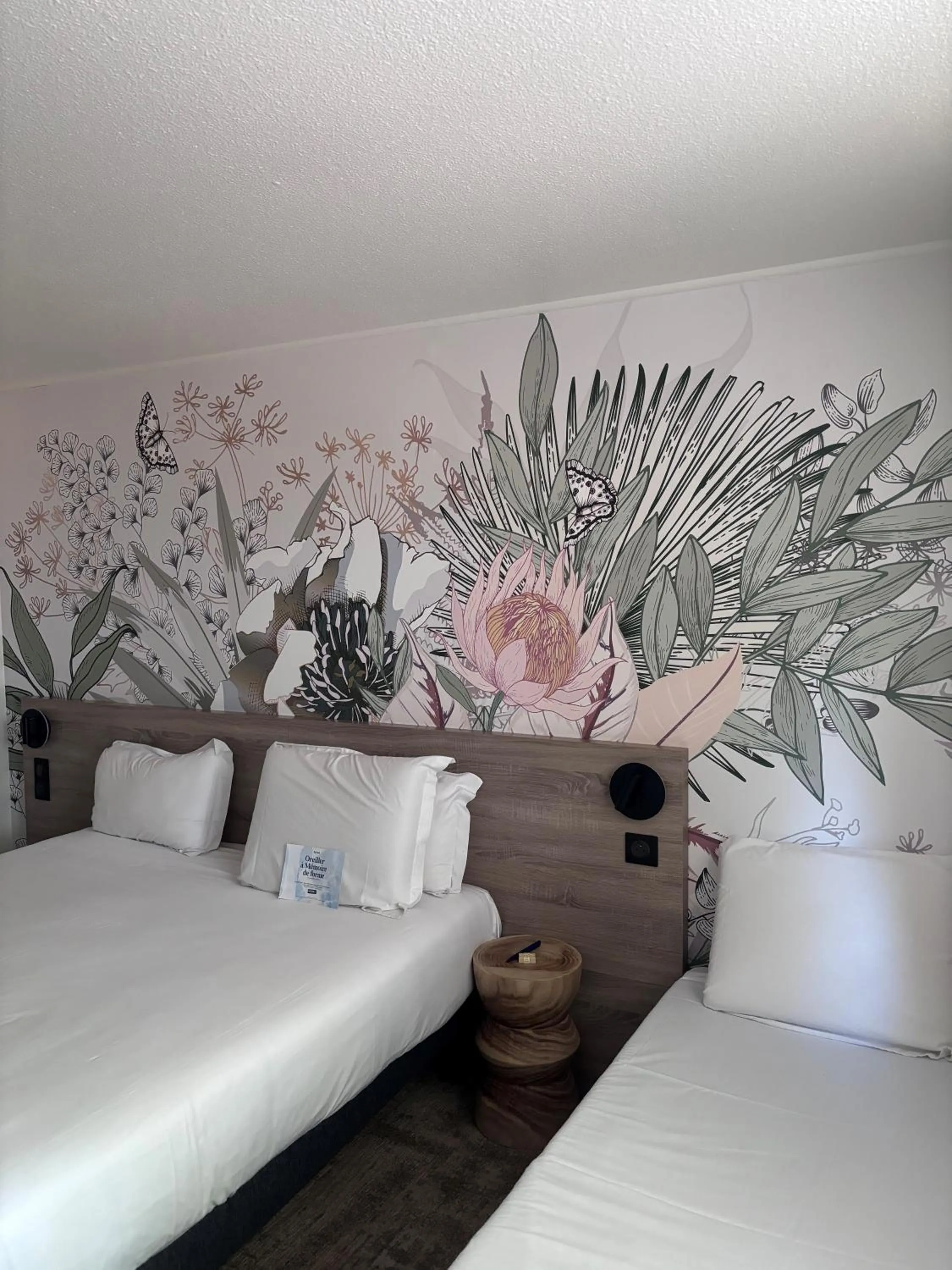 Bedroom, Bed in HÔTEL KYRIAD MARSEILLE - Vitrolles Aéroport