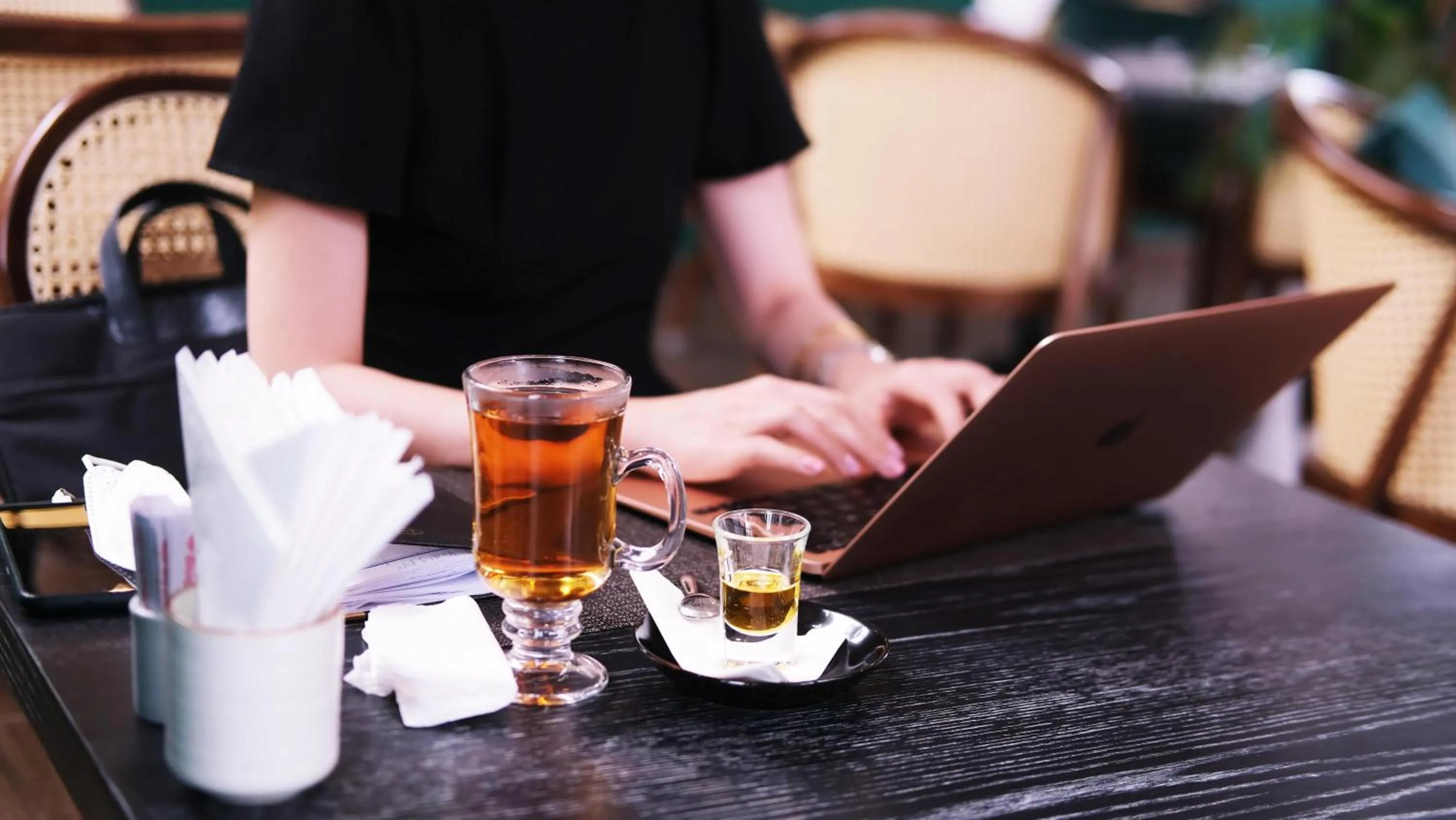 Lounge or bar in The Bloom Classic - An Excellent Blend of Cozy Living and Urban Relaxation