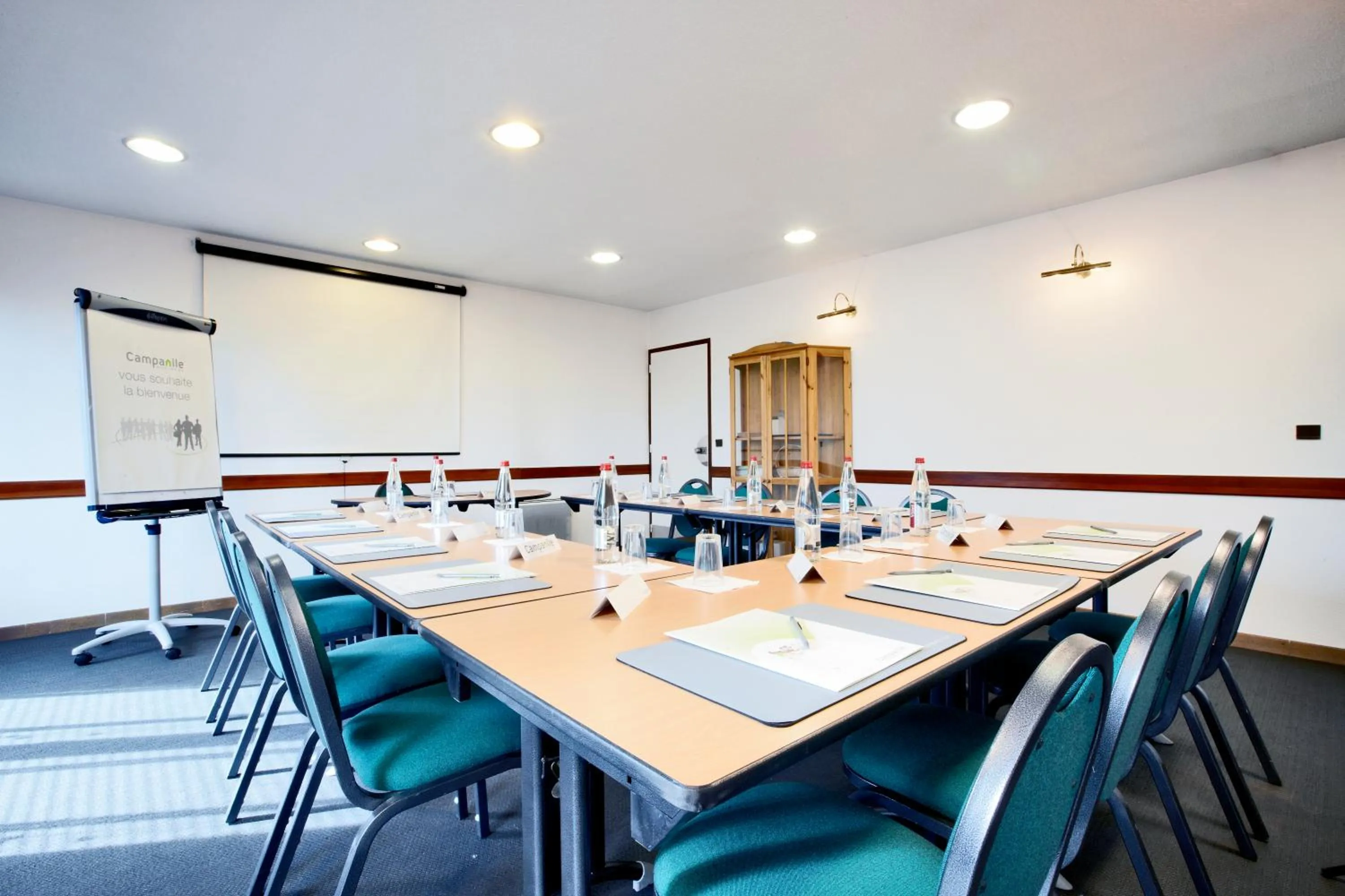 Business facilities in Campanile Maubeuge