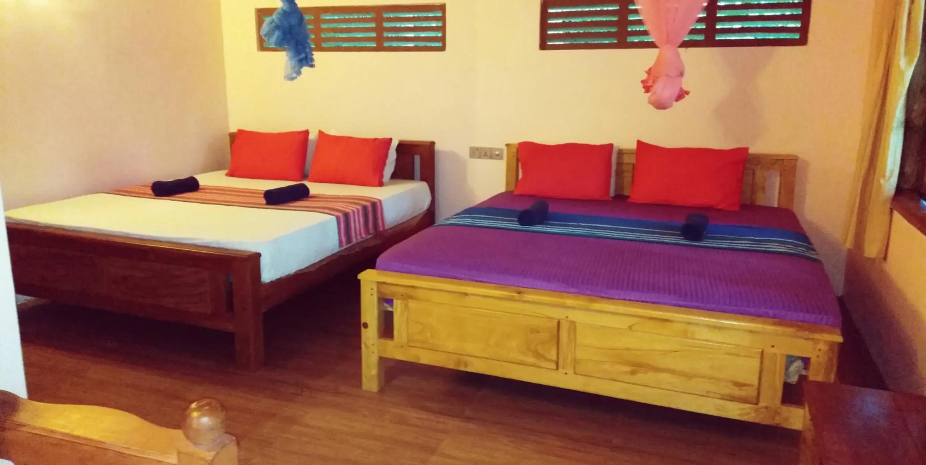 Staff, Bed in LakeSide Cabana Tissamaharama