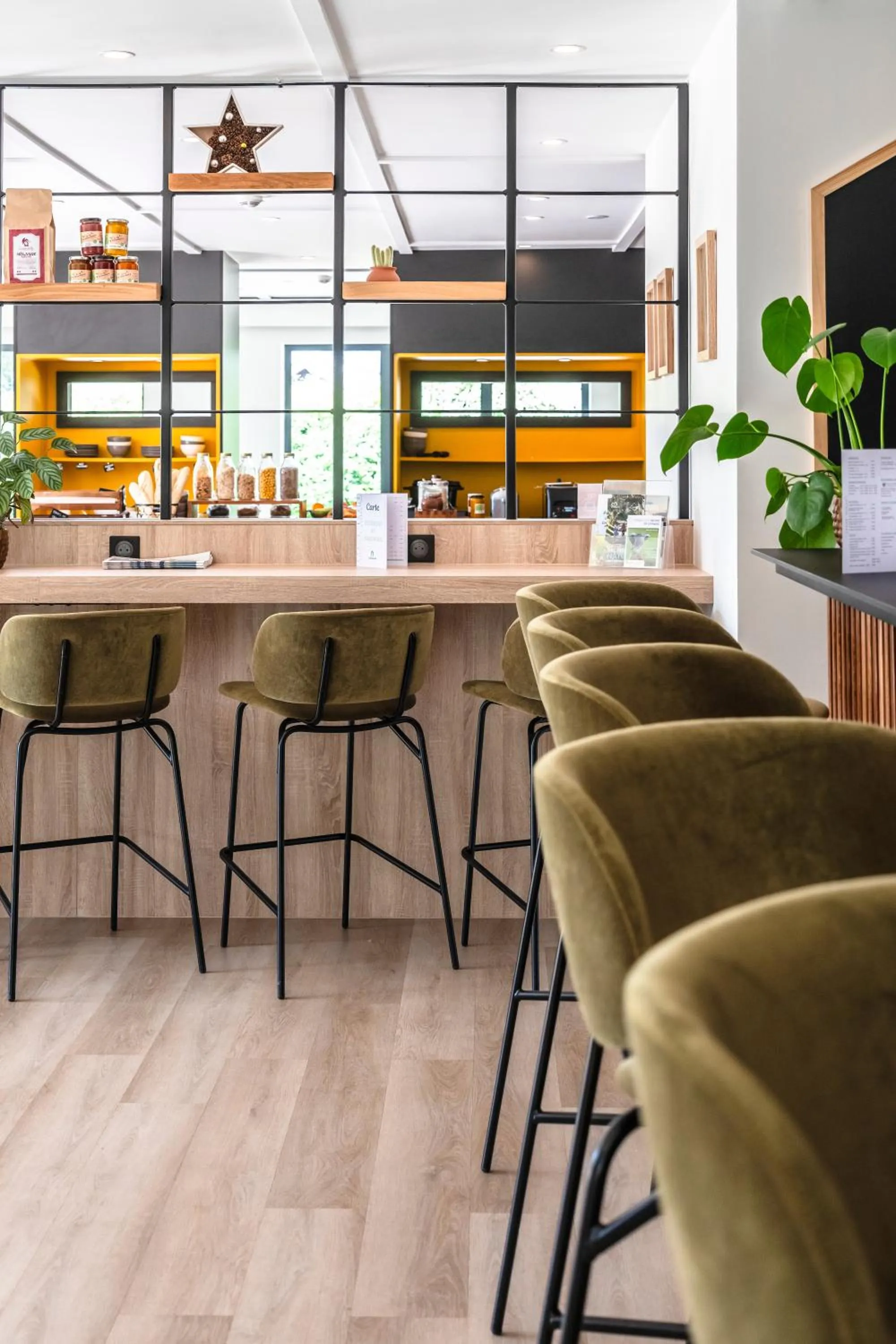 Lounge or bar in Campanile Metz Sud Jouy-Aux-Arches A31 Carrefour de l'Europe