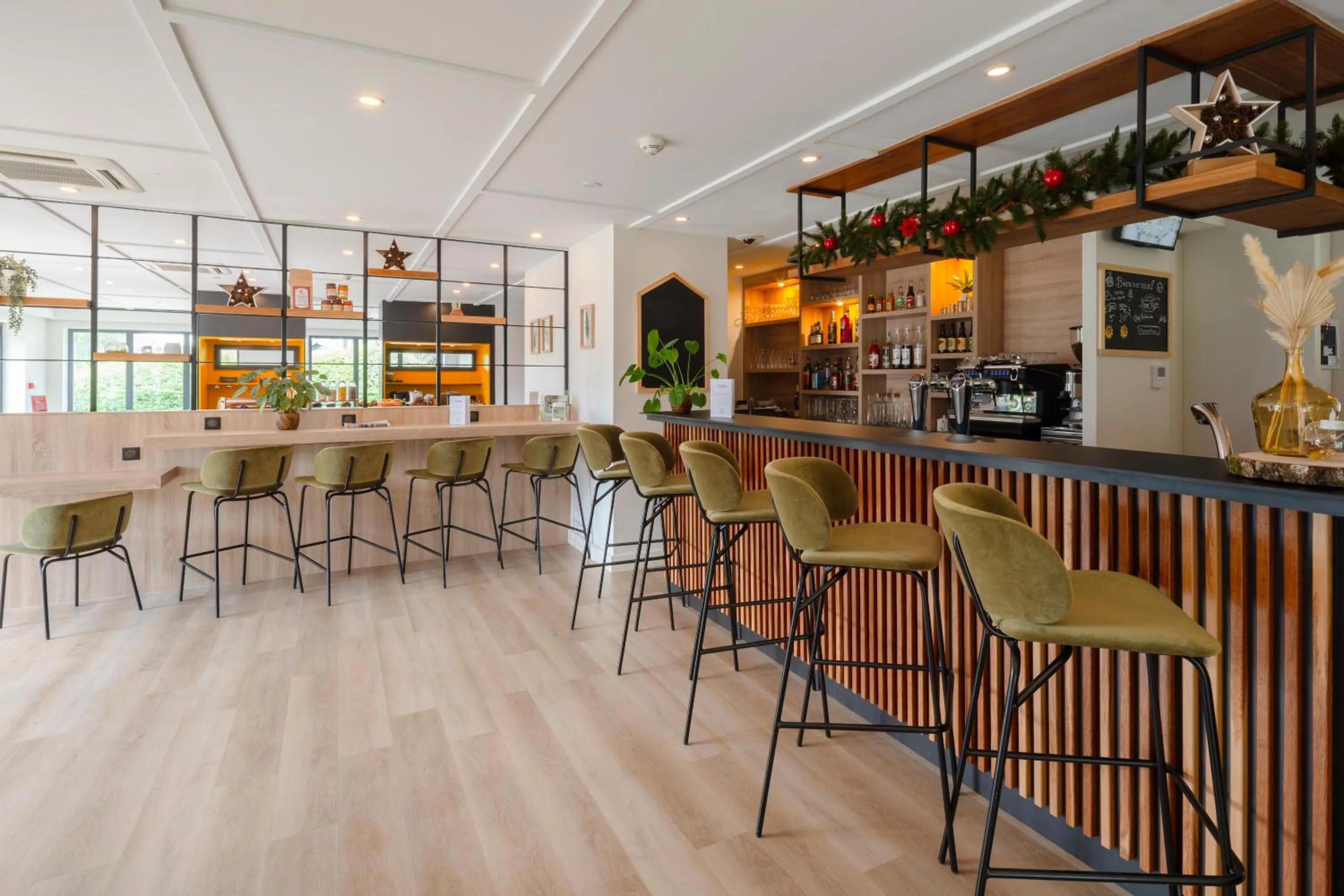 Lounge or bar in Campanile Metz Sud Jouy-Aux-Arches A31 Carrefour de l'Europe