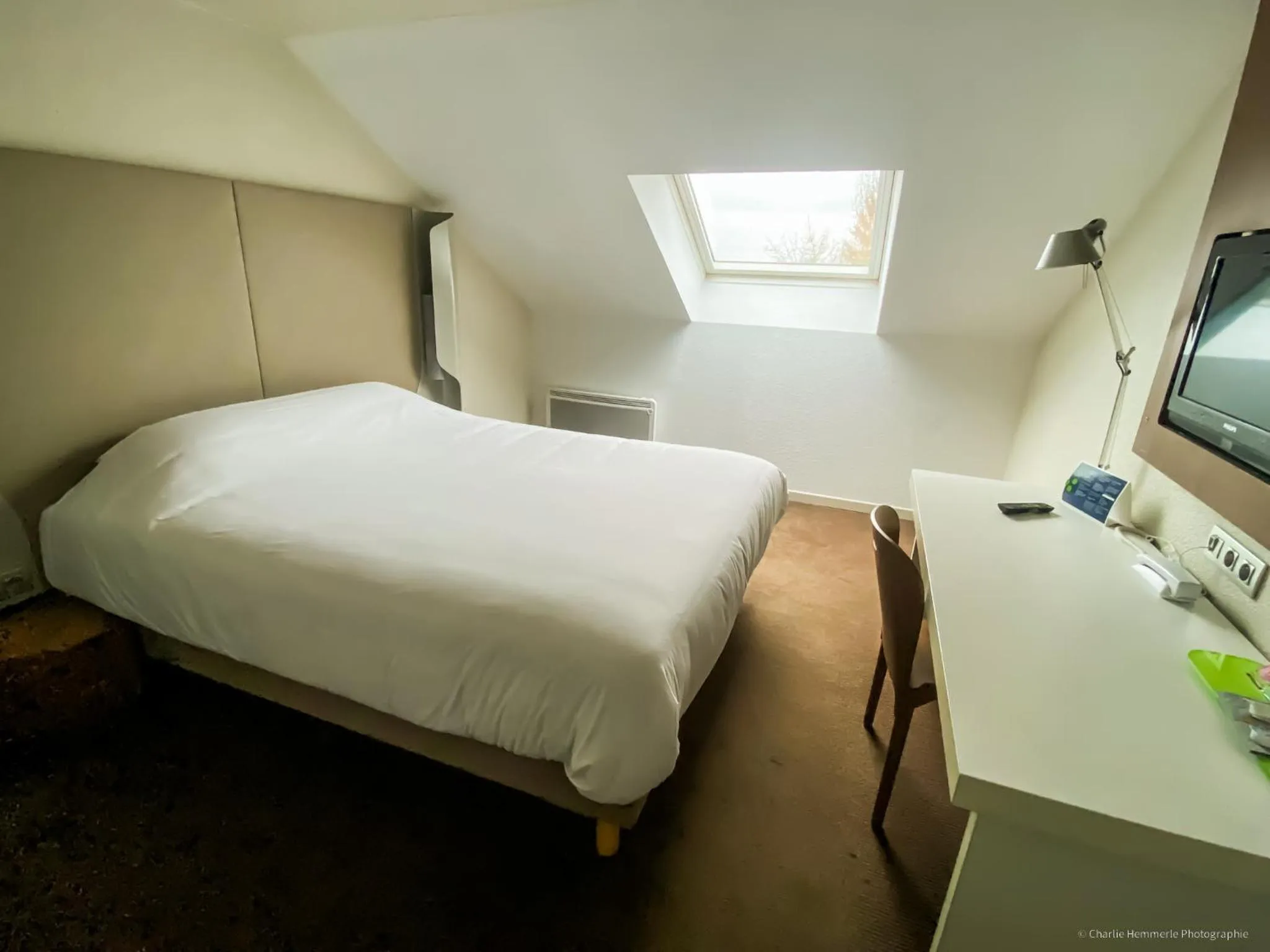Bedroom, Bed in Campanile Montargis - Amilly