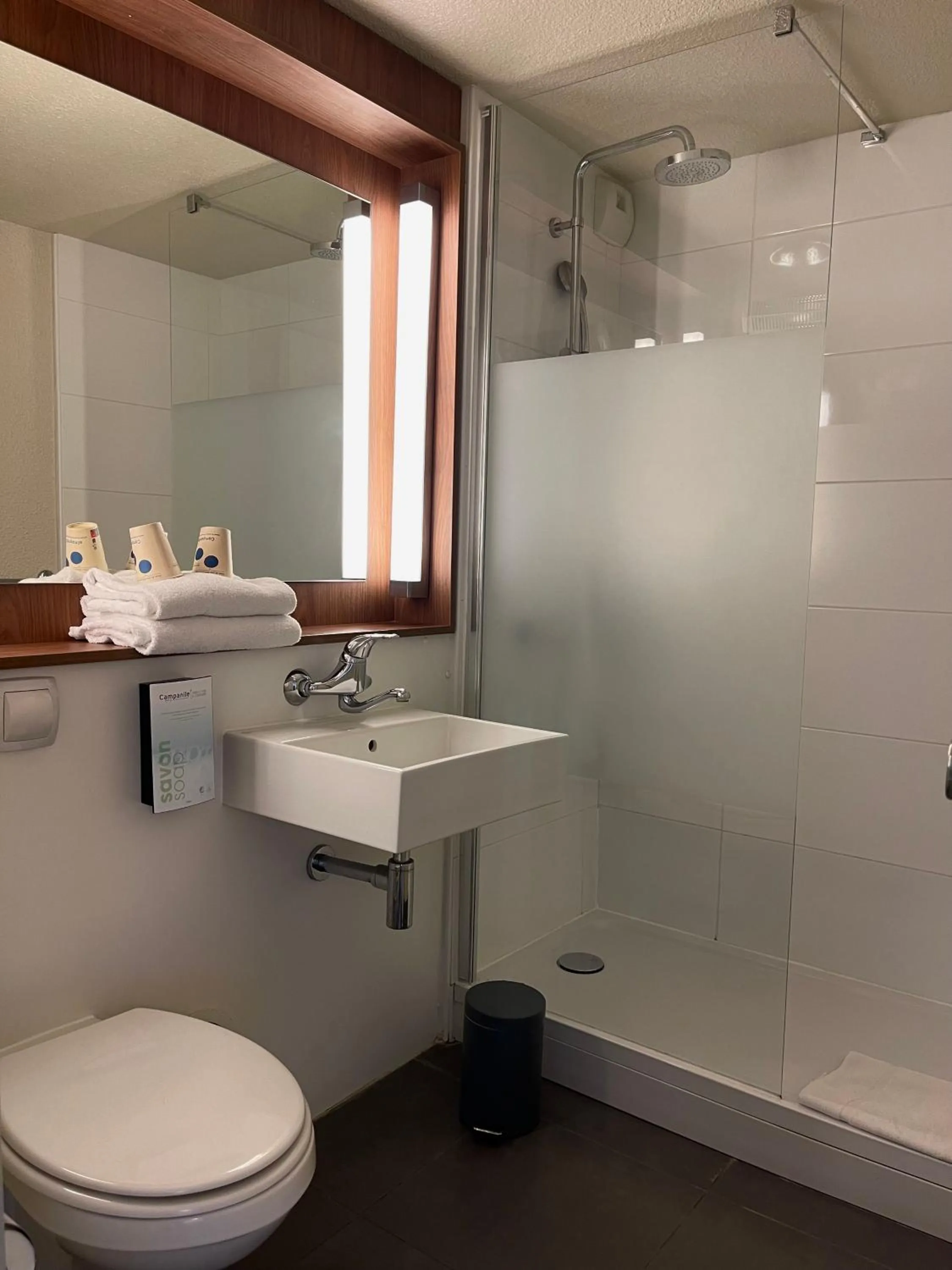 Shower in Campanile Montluçon ~ Saint-Victor
