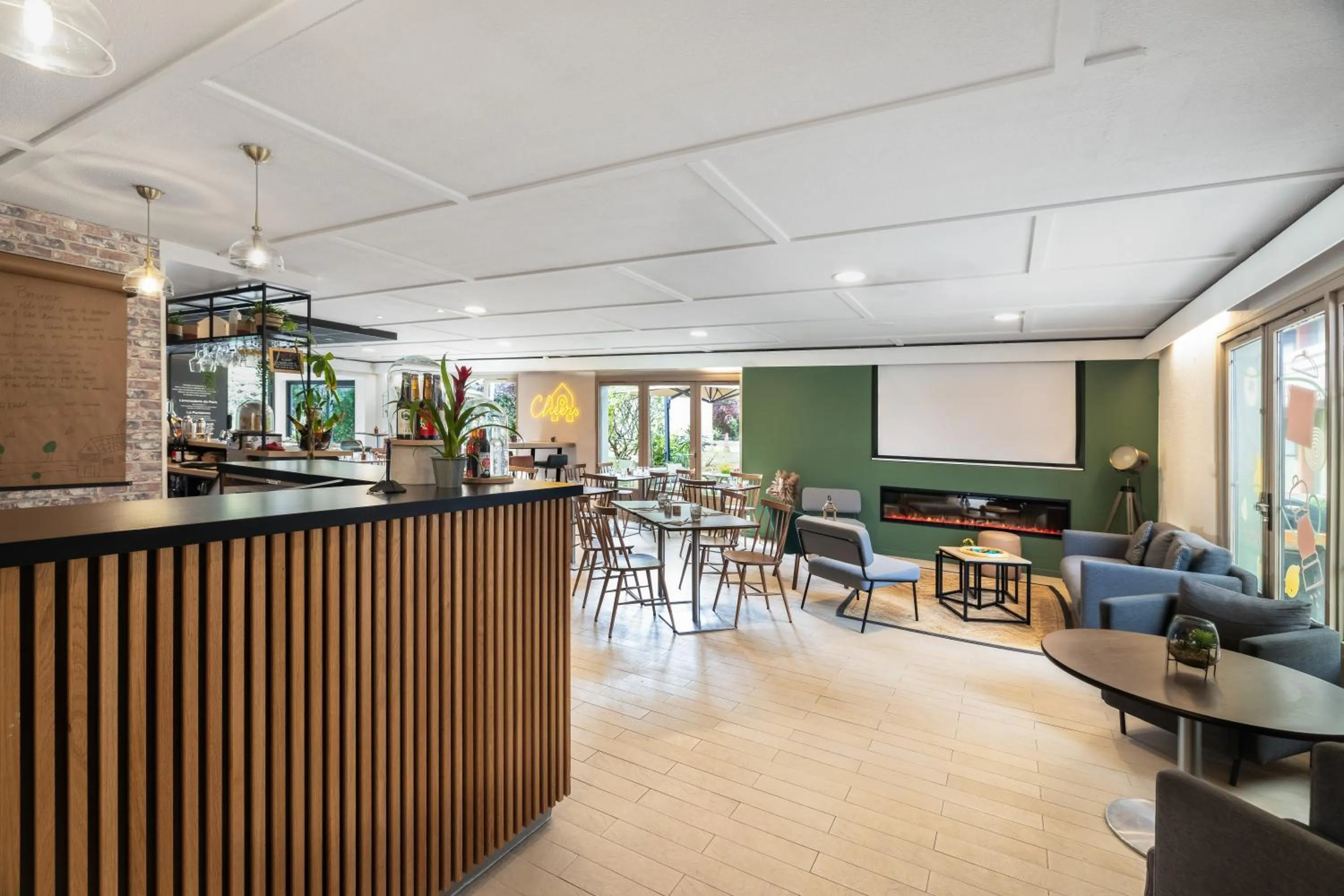 Lobby or reception in Campanile Montpellier Sud - A709