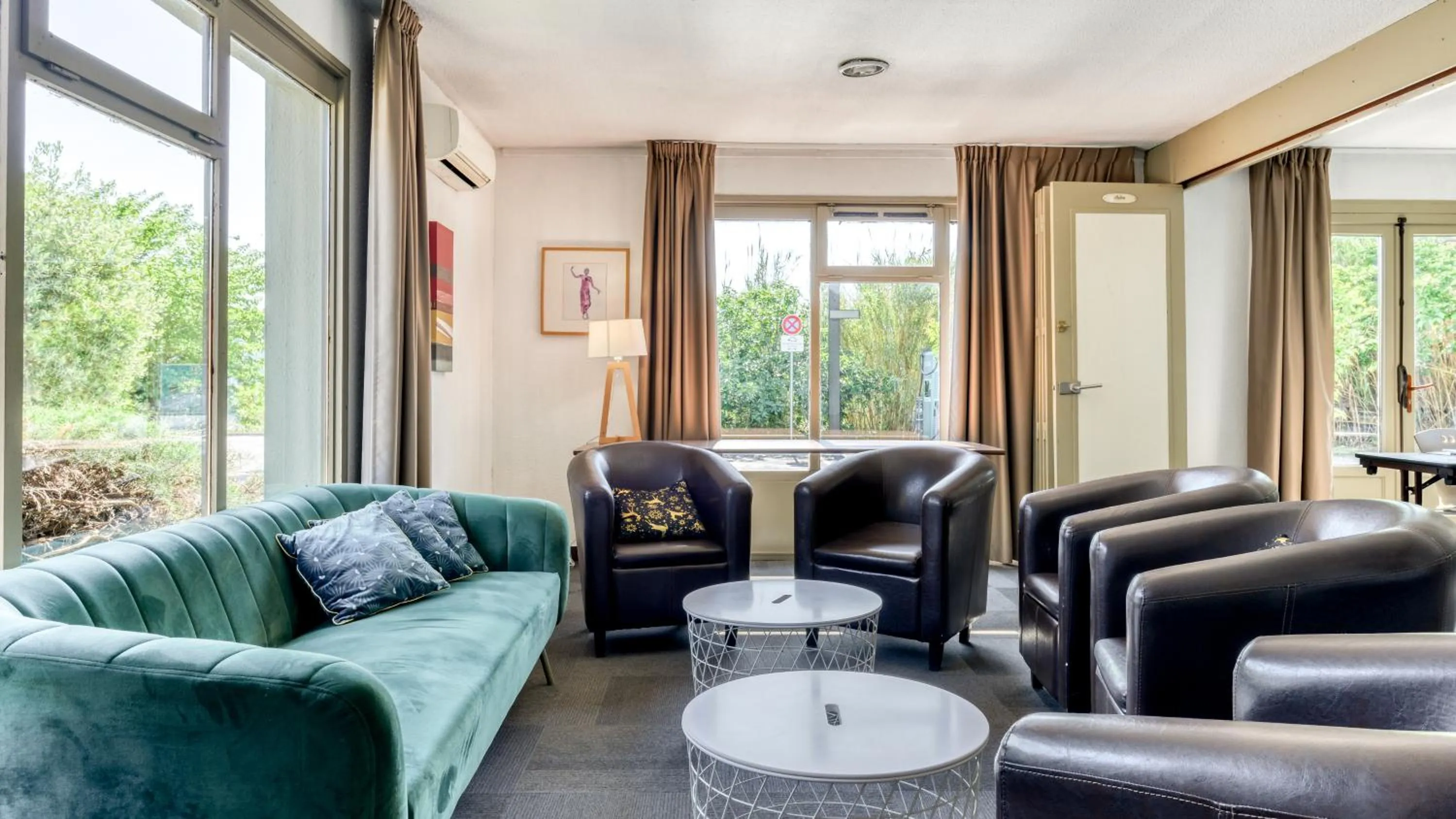 Living room in Campanile NATURE - Montpellier Sud