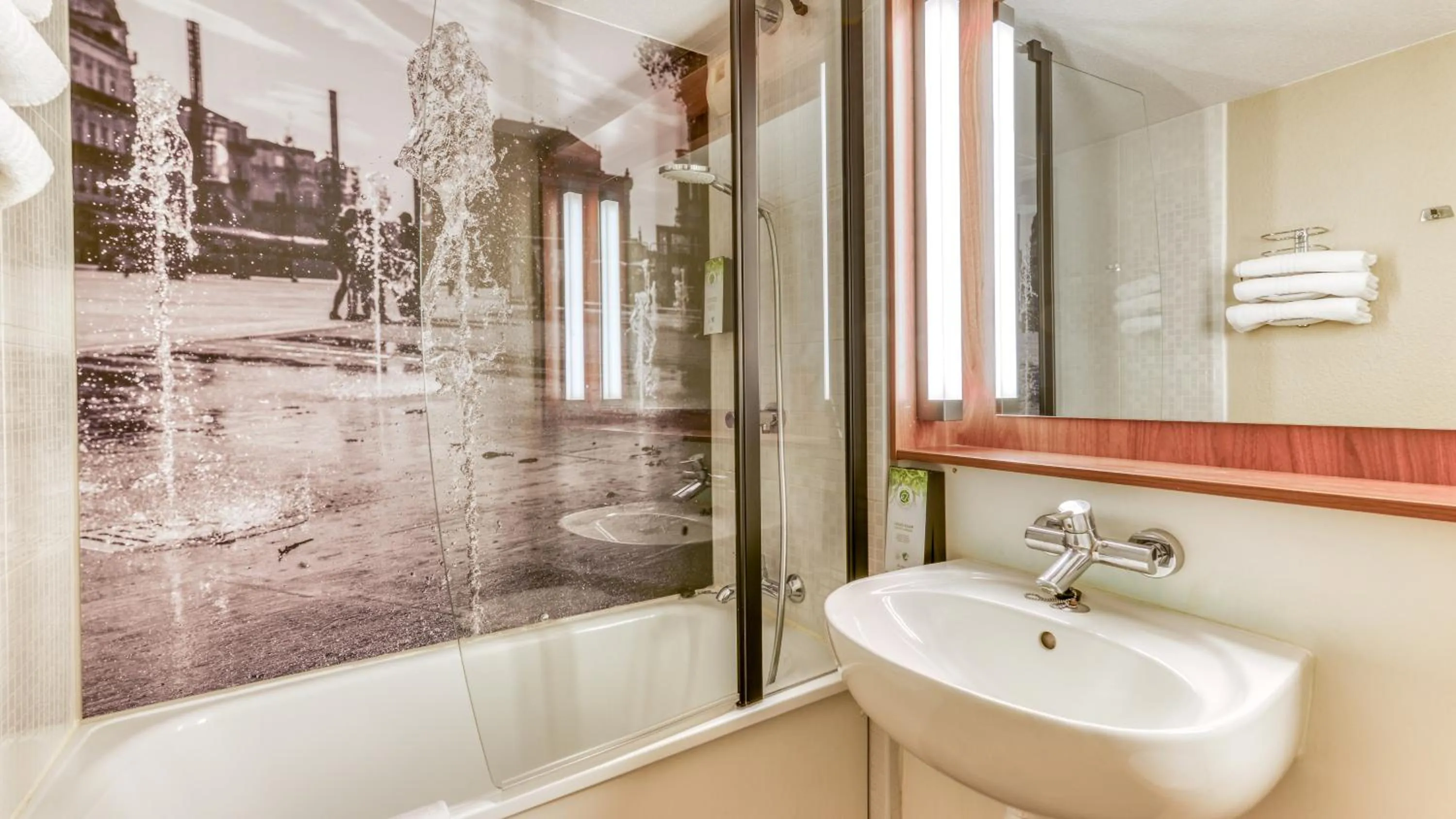 Bathroom in Campanile NATURE - Montpellier Sud