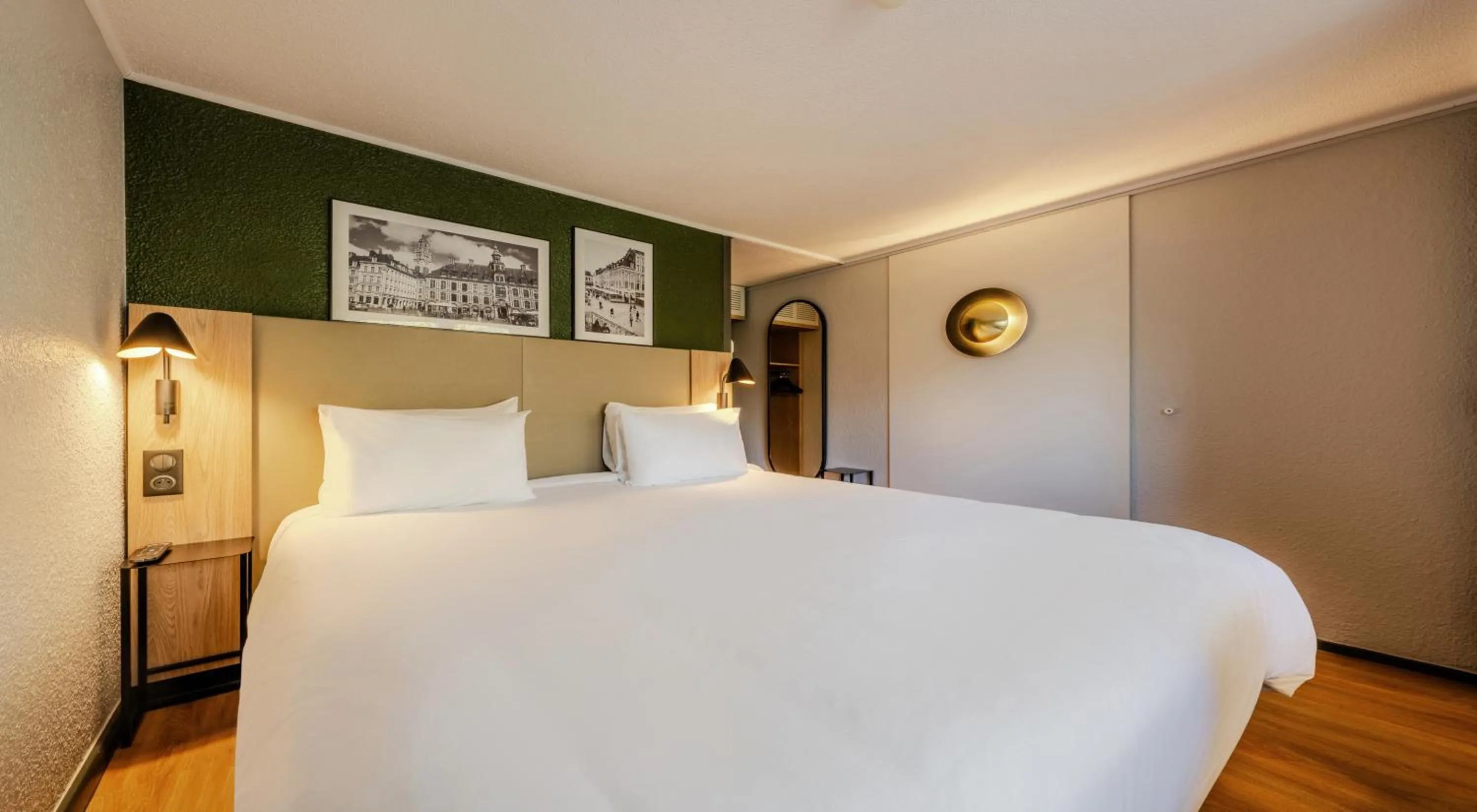 Property building, Bed in Campanile Montpellier Sud - A709