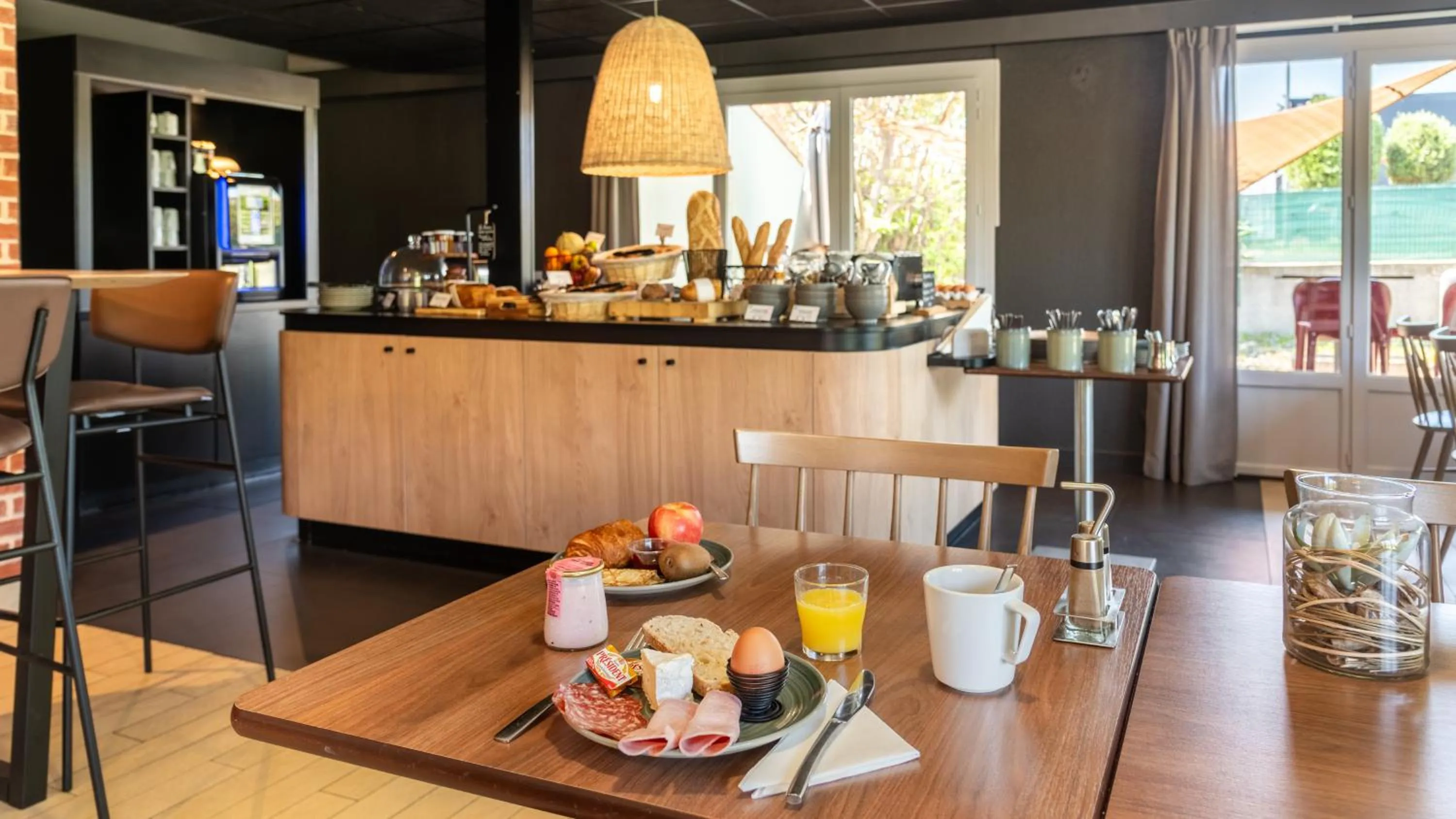 Breakfast in Campanile NATURE - Montpellier Sud