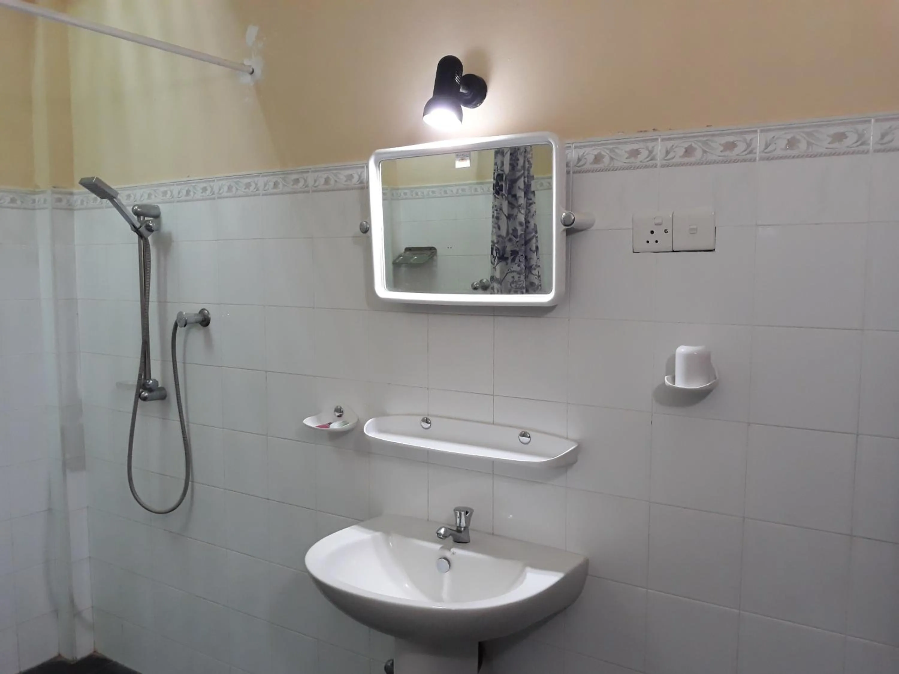 Bathroom in Katagamuwa Rest