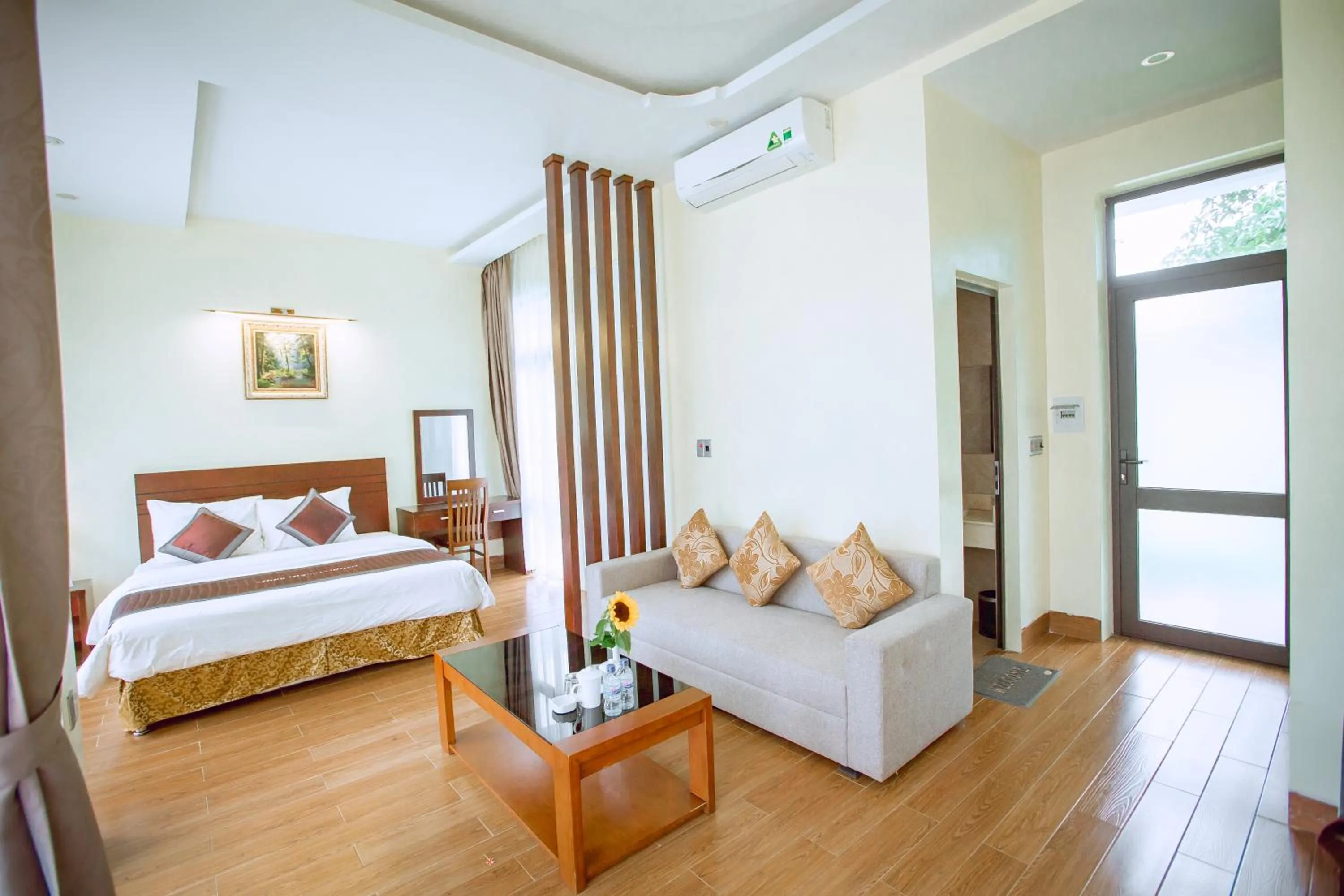 Photo of the whole room, Bed in Thao Nguyen Hotel & Resort Moc Chau