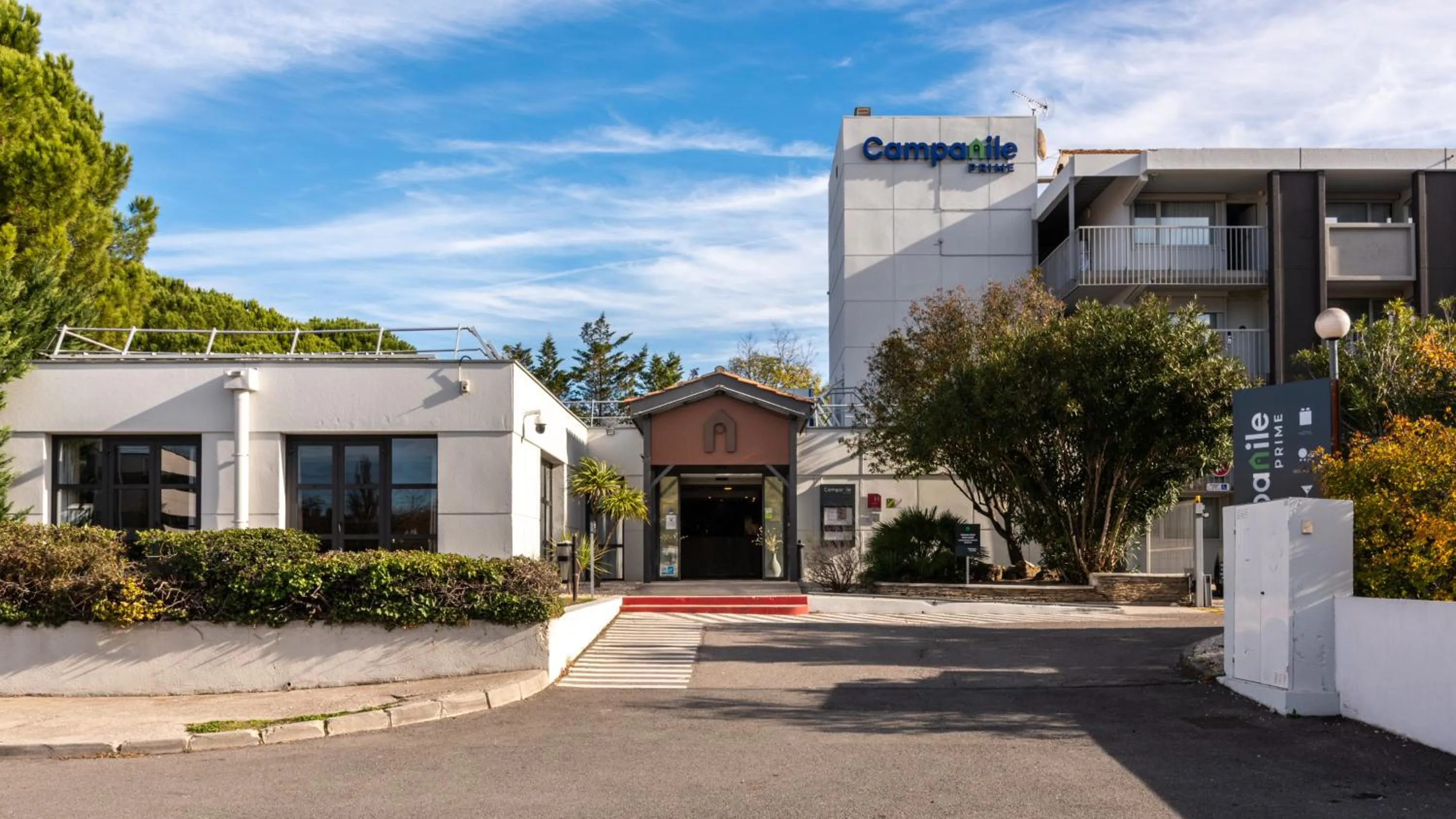 Facade/entrance in Campanile PRIME - Montpellier Est Le Millénaire
