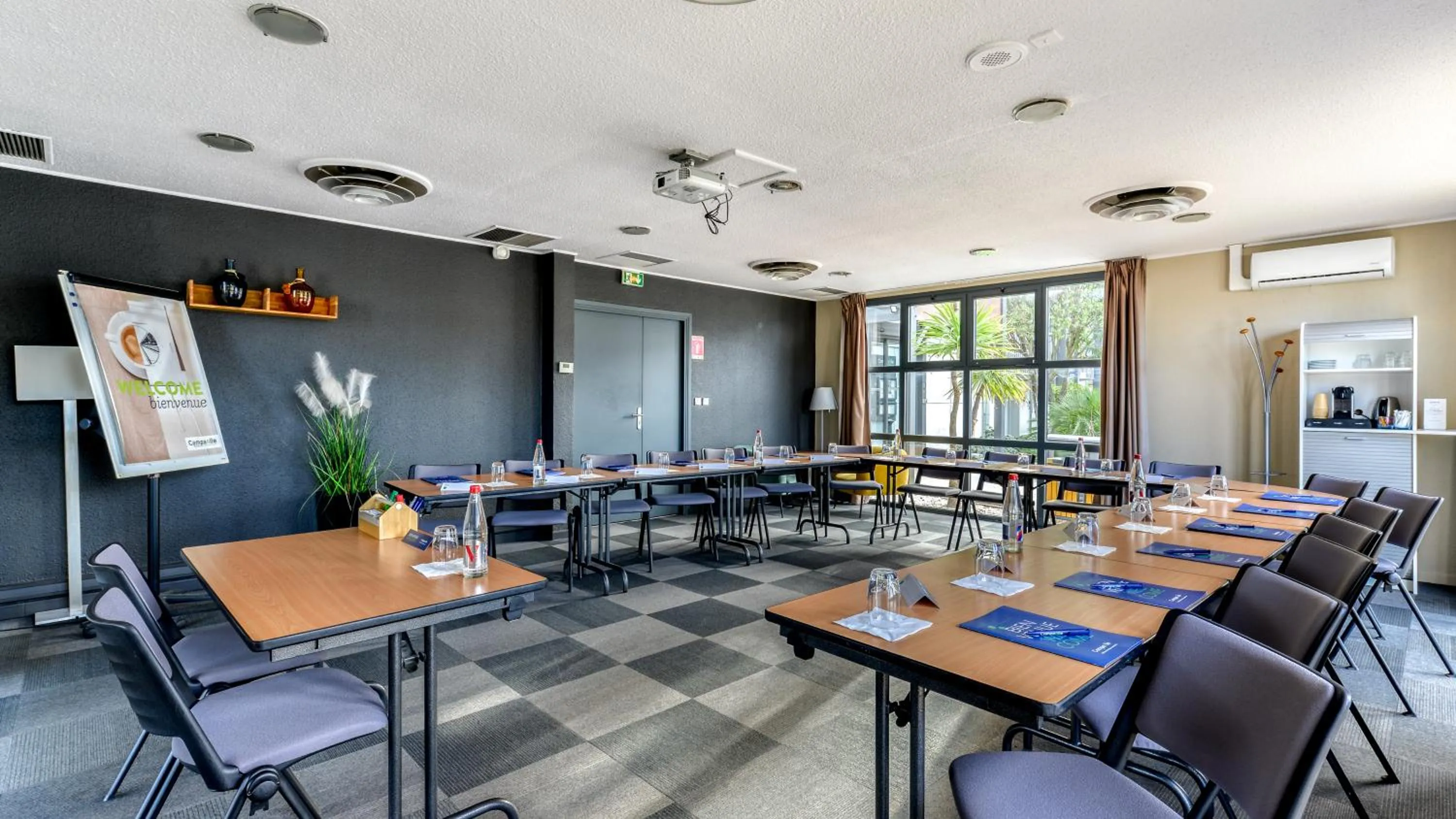 Business facilities in Campanile PRIME - Montpellier Est Le Millénaire