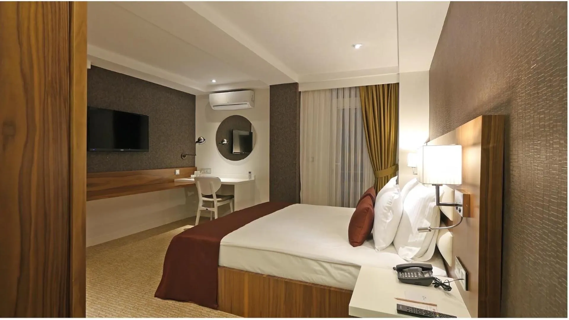 Bed in Endglory Hotel