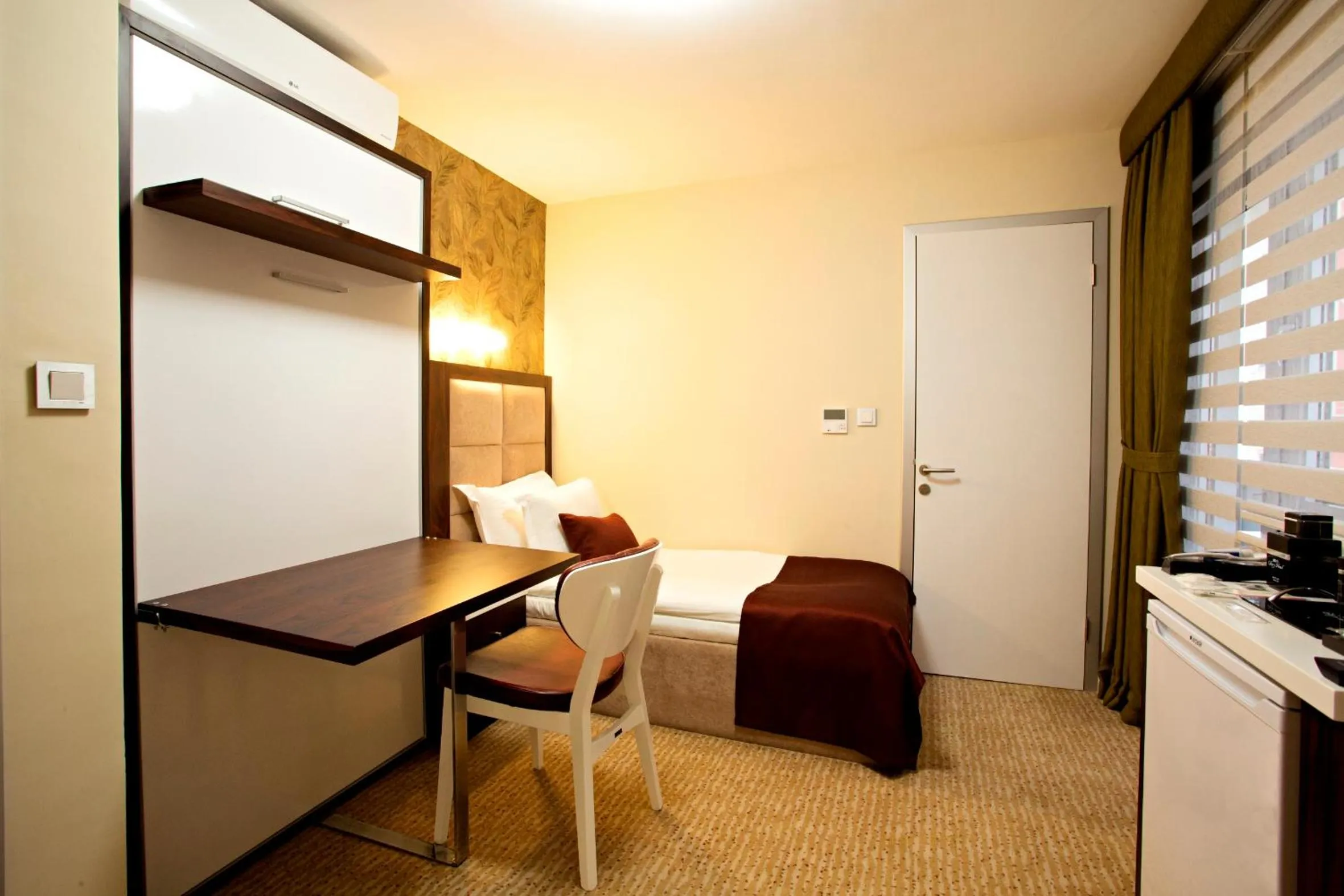 Bedroom in Endglory Hotel