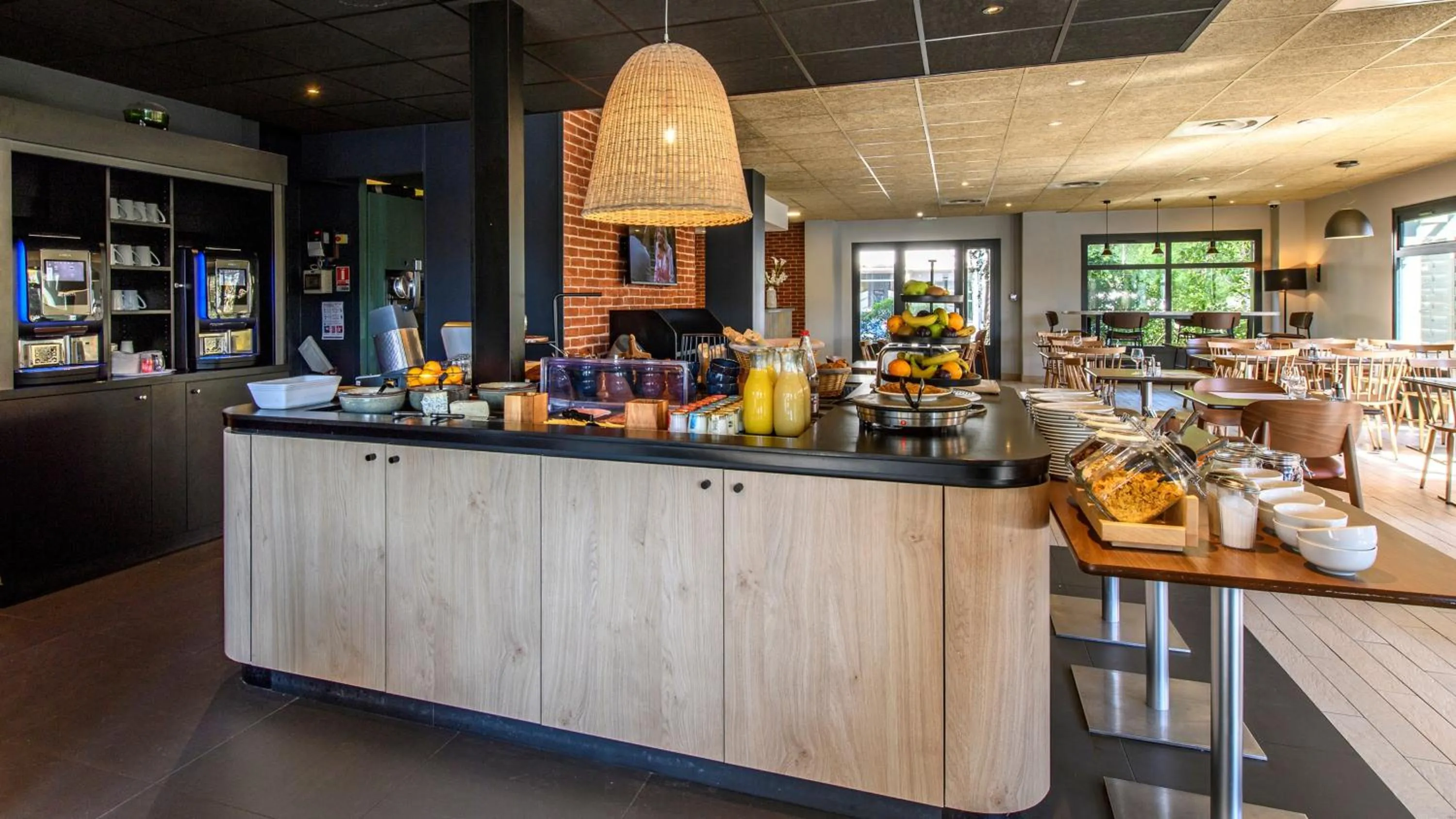 Buffet breakfast in Campanile PRIME - Nîmes Centre