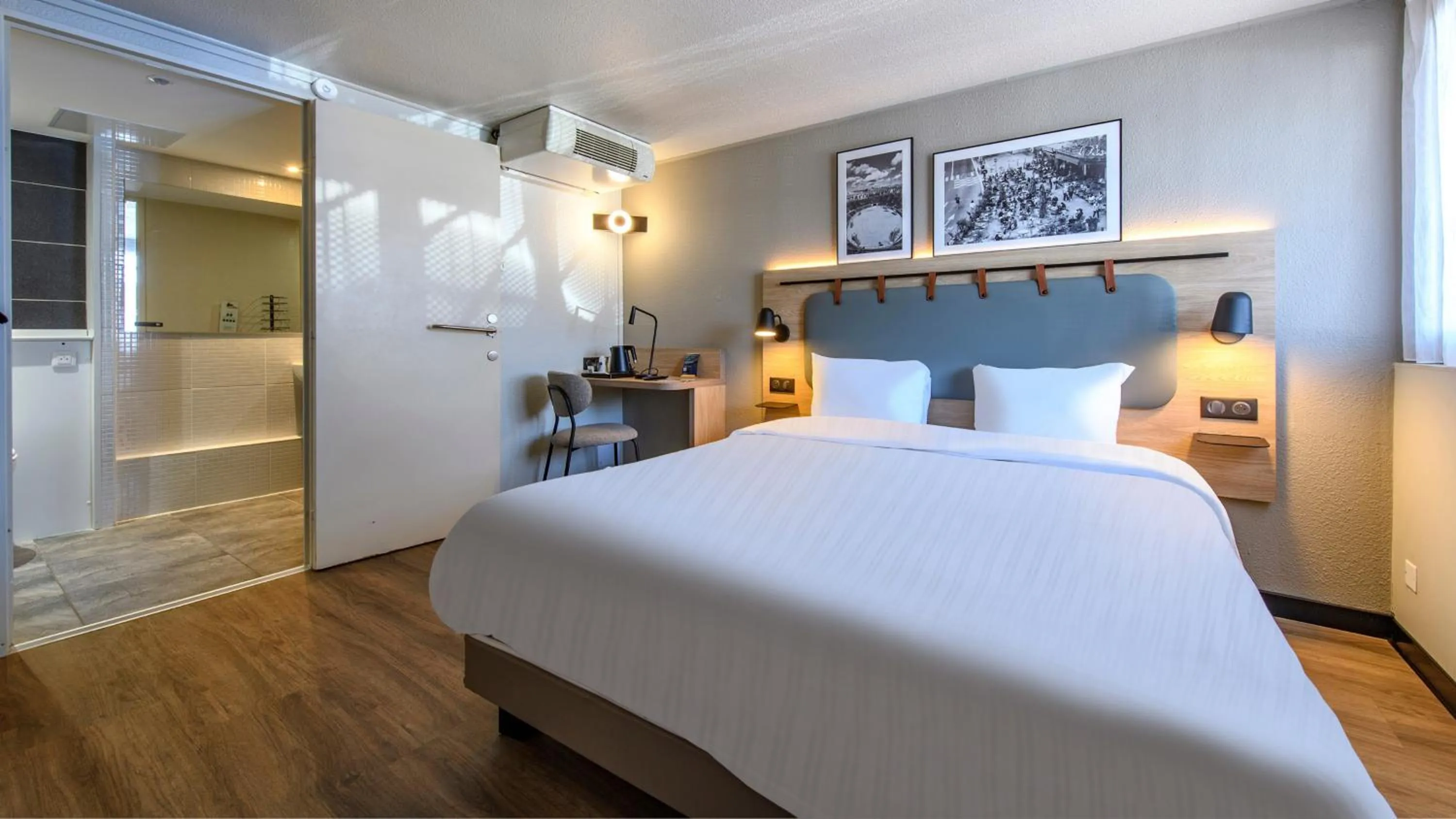 Bedroom, Bed in Campanile PRIME - Nîmes Centre