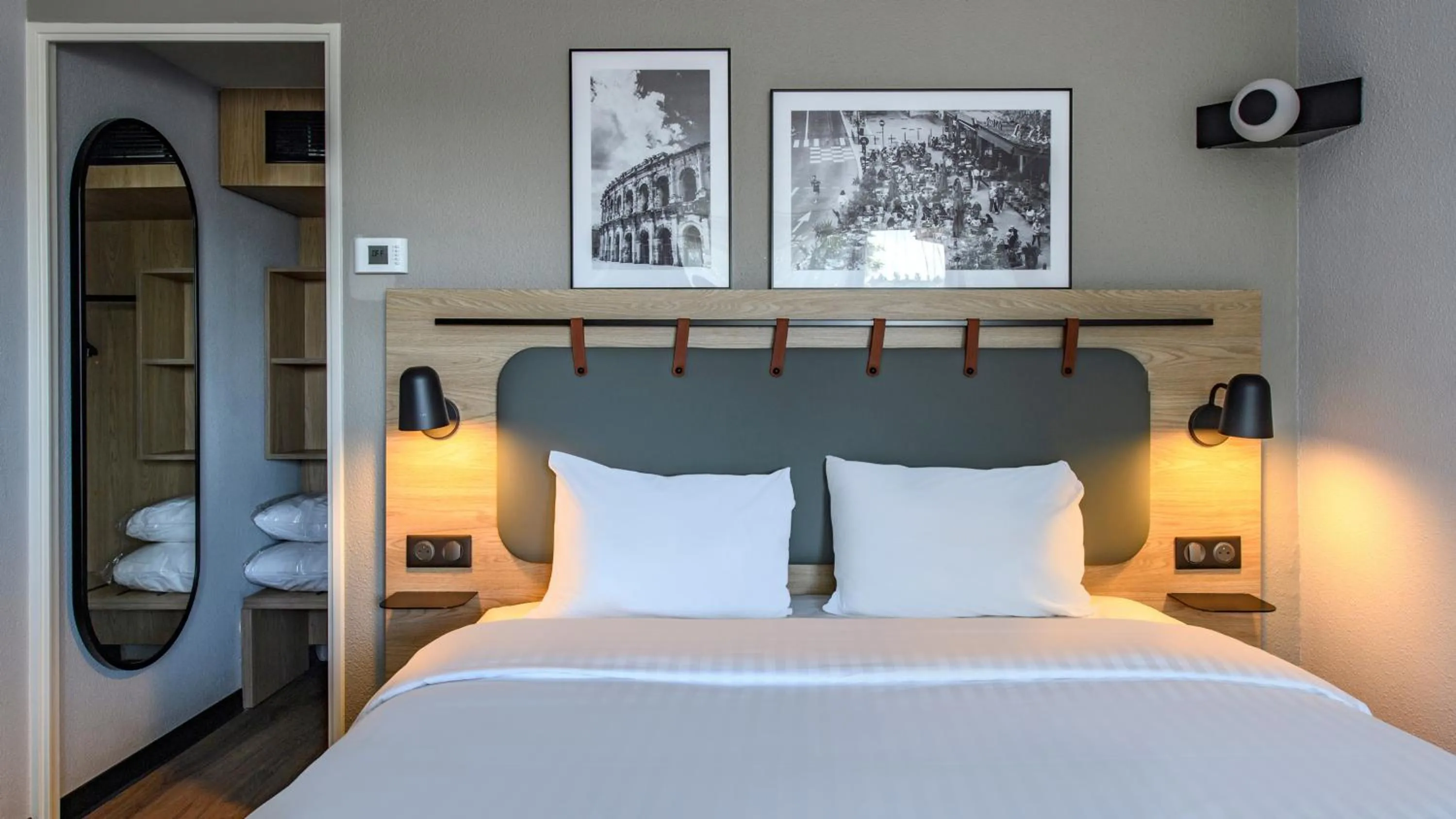 Bedroom, Bed in Campanile PRIME - Nîmes Centre
