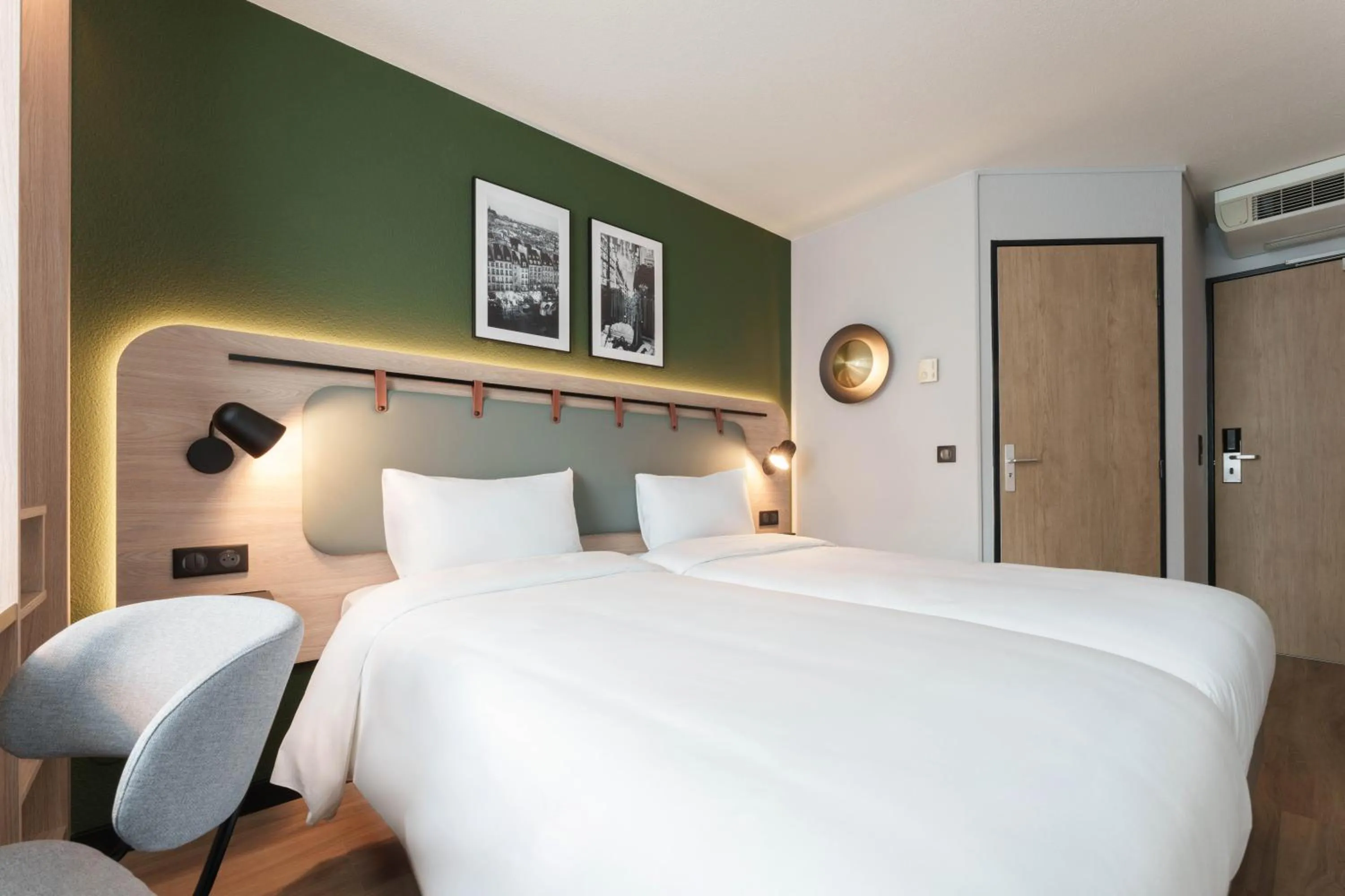 Bed in Campanile PRIME - Paris Ouest Boulogne