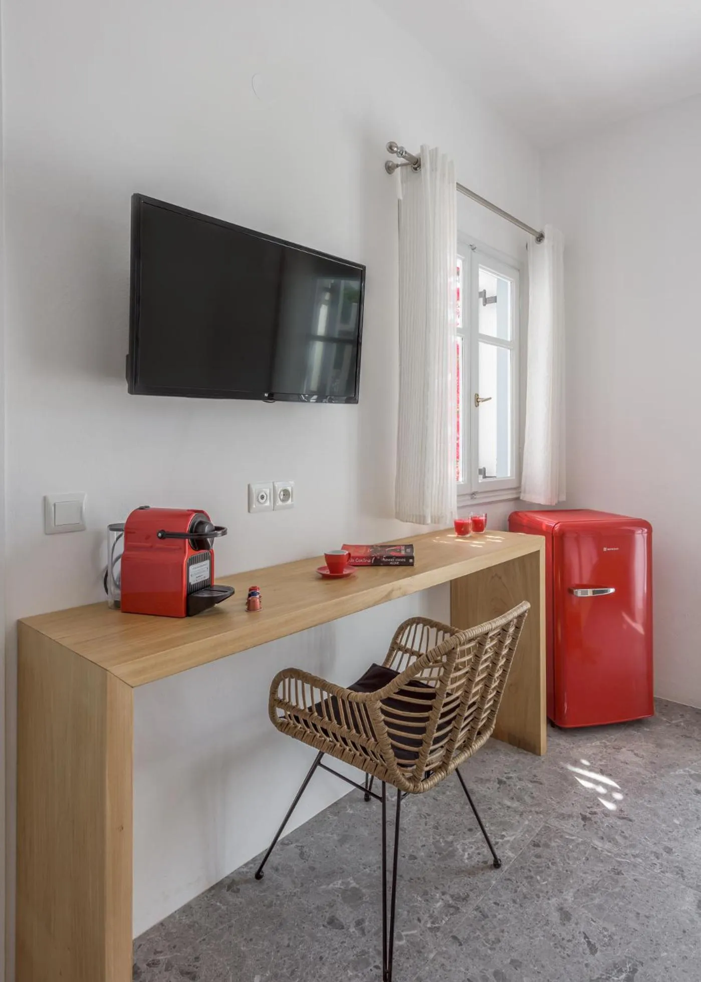 Coffee/tea facilities in Anita Rooms & Suites Milos