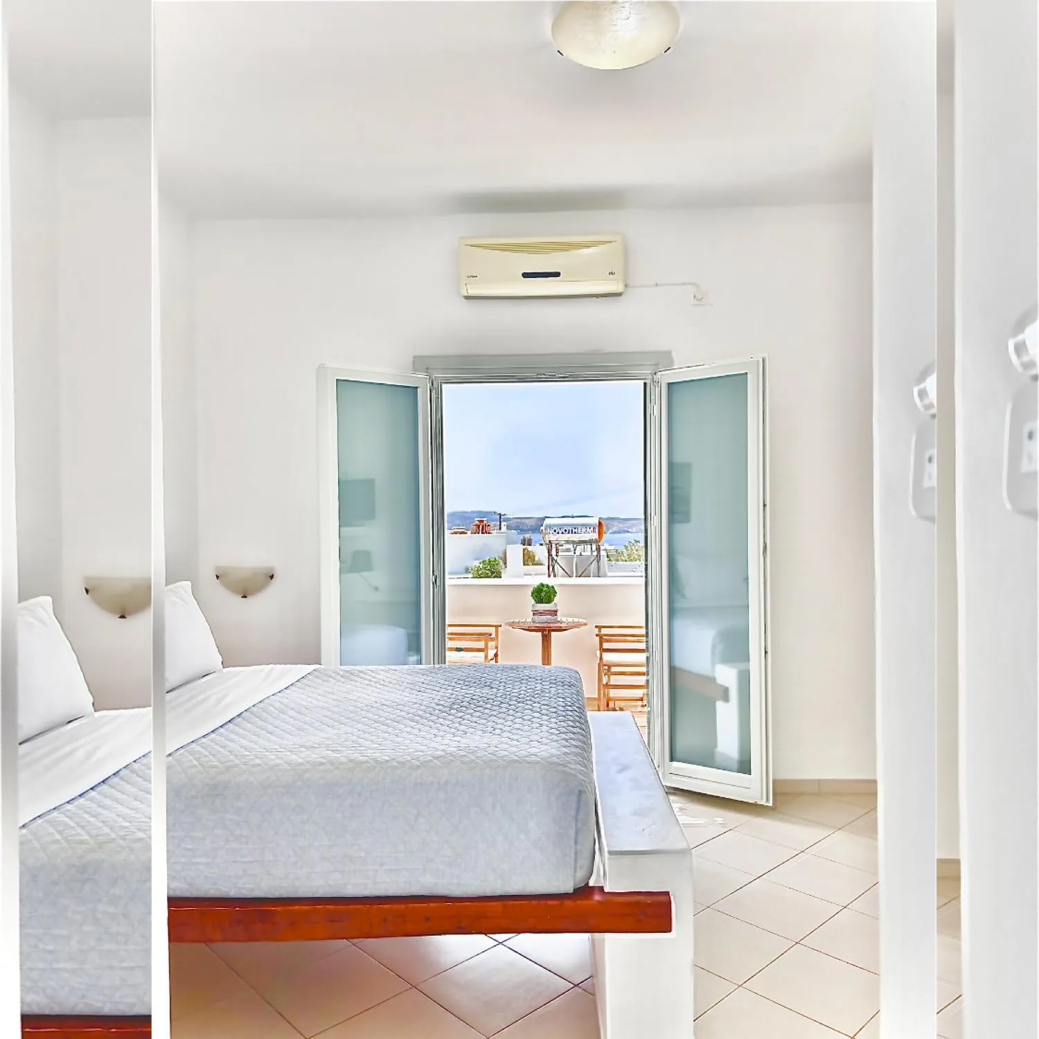 Sea view, Bed in Anita Rooms & Suites Milos