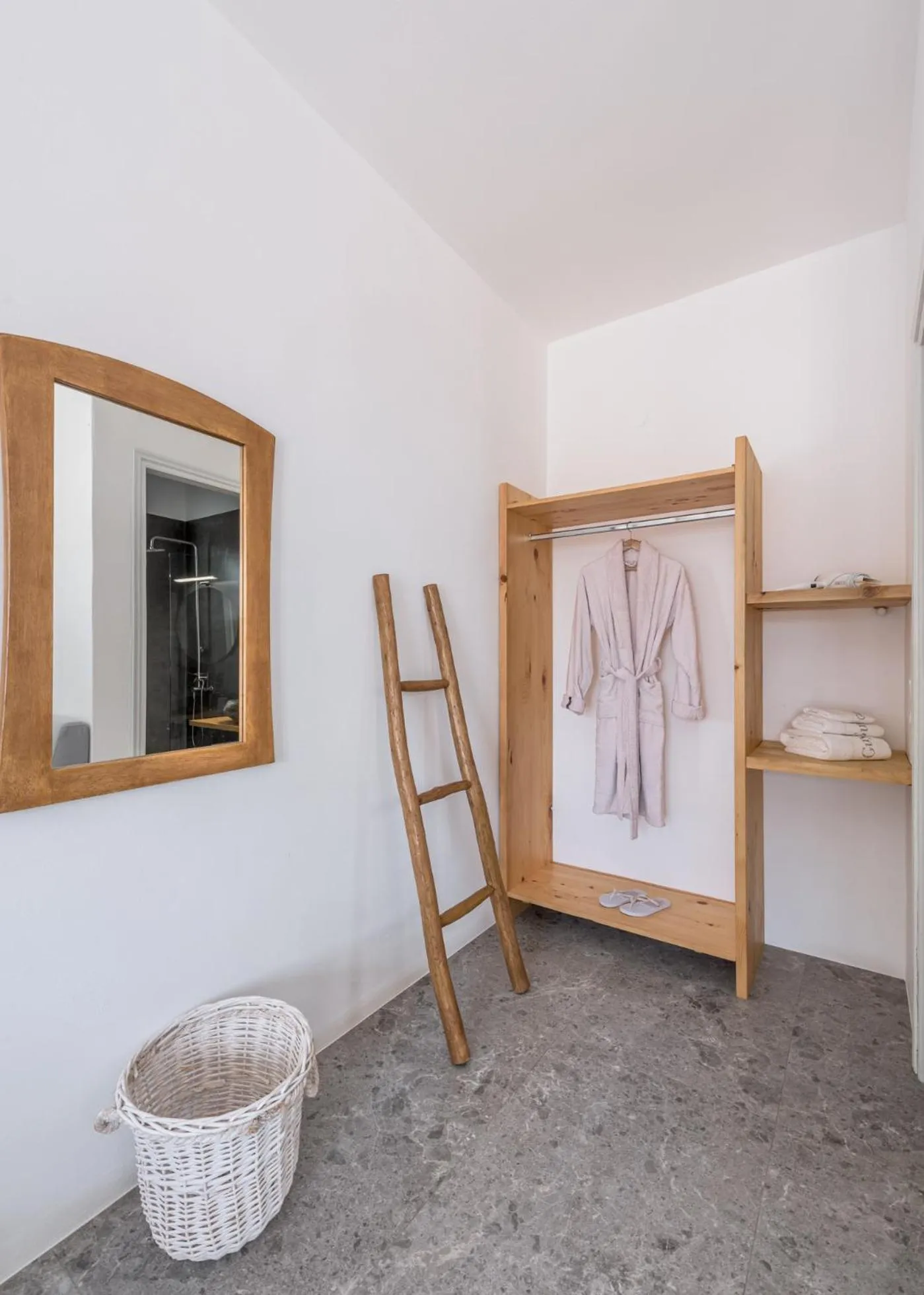 wardrobe, Bed in Anita Rooms & Suites Milos