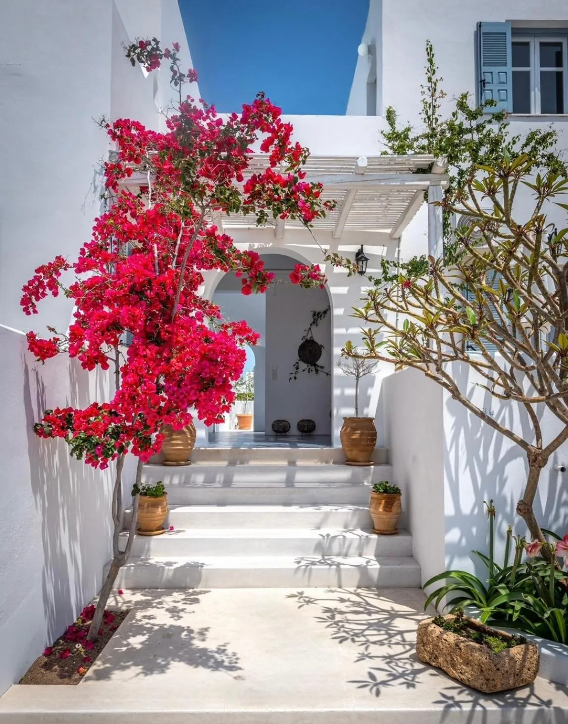 Property building in Anita Rooms & Suites Milos