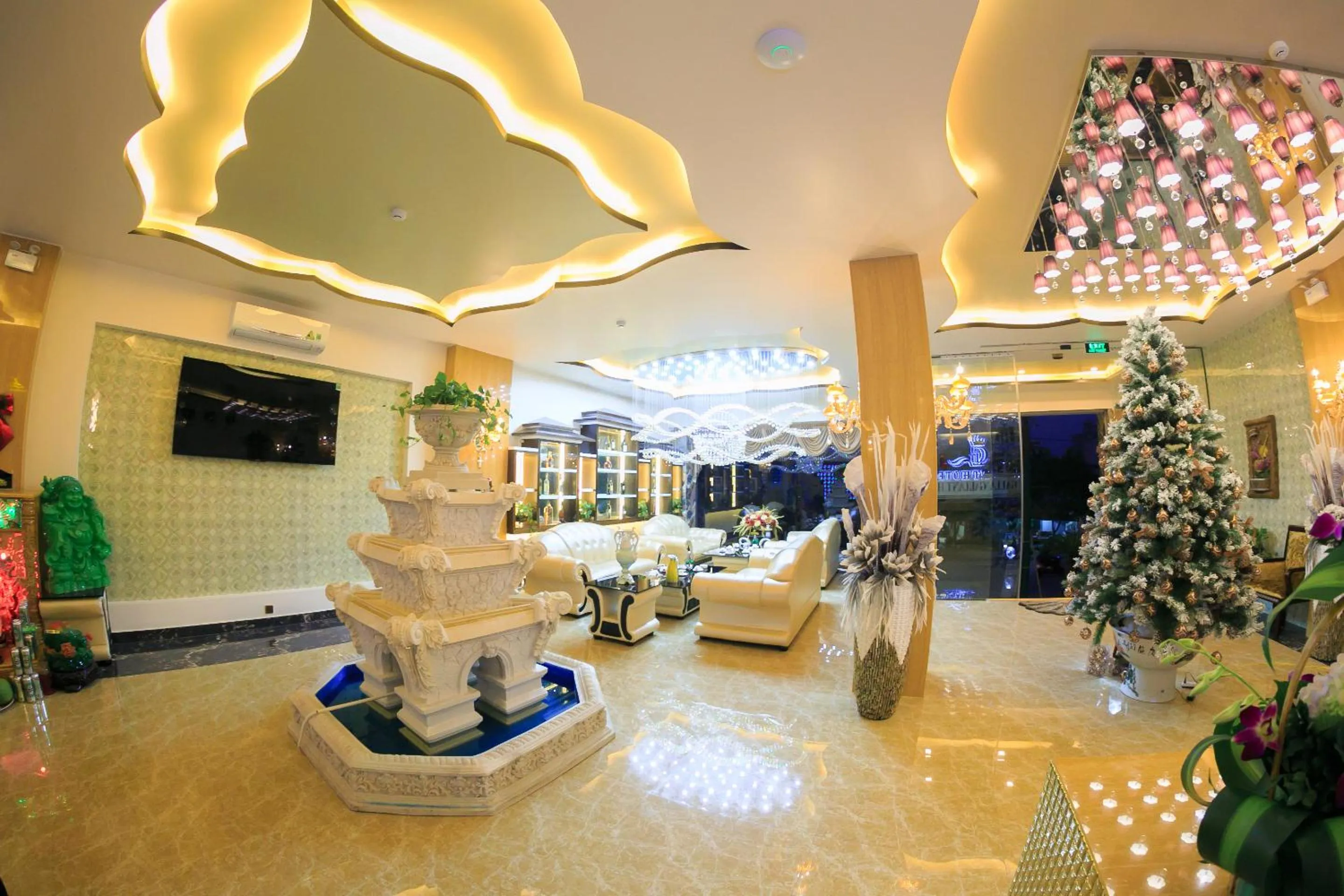 Lobby or reception in Gallant Hotel 168