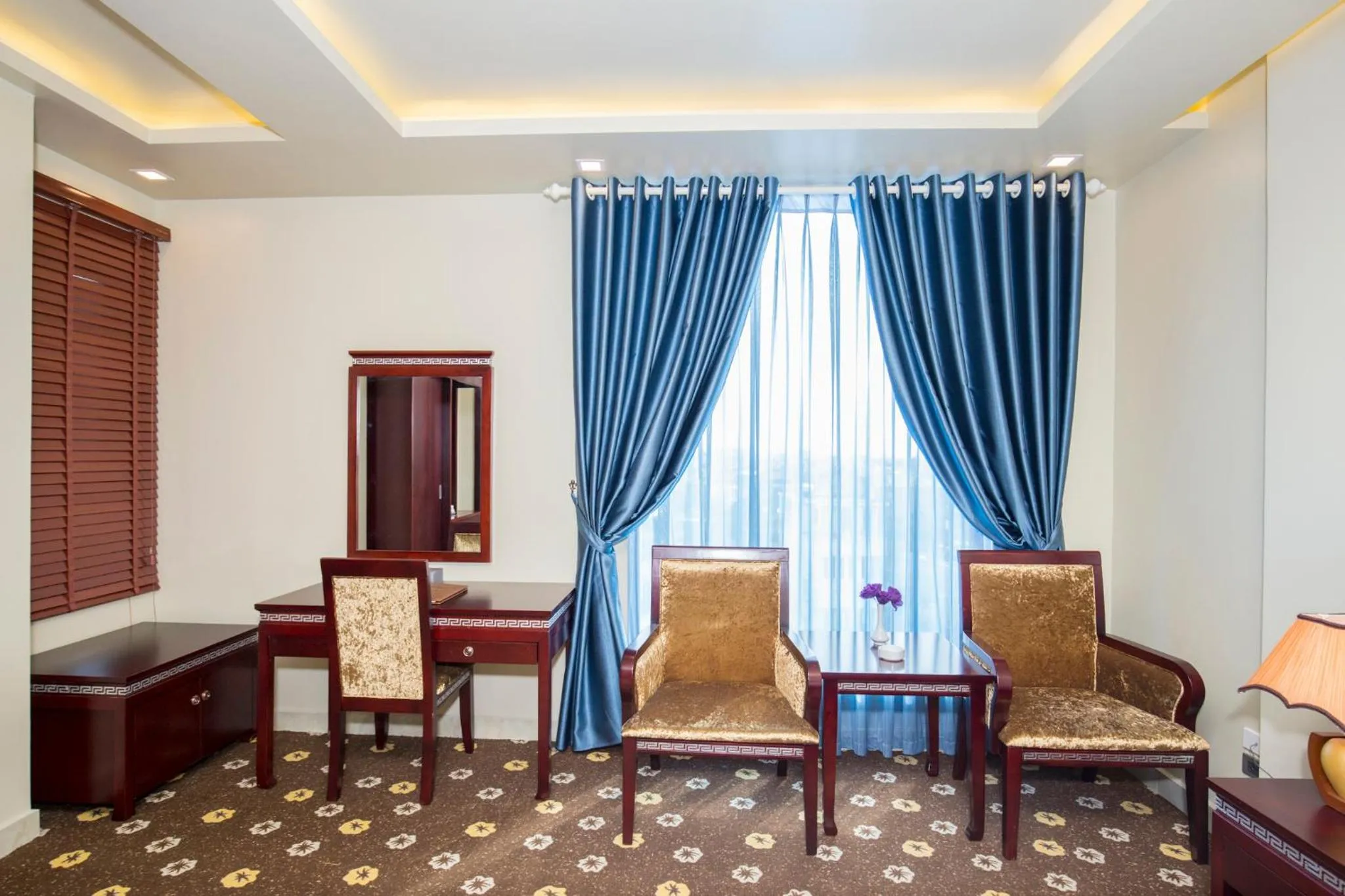 Seating area in Gallant Hotel 168