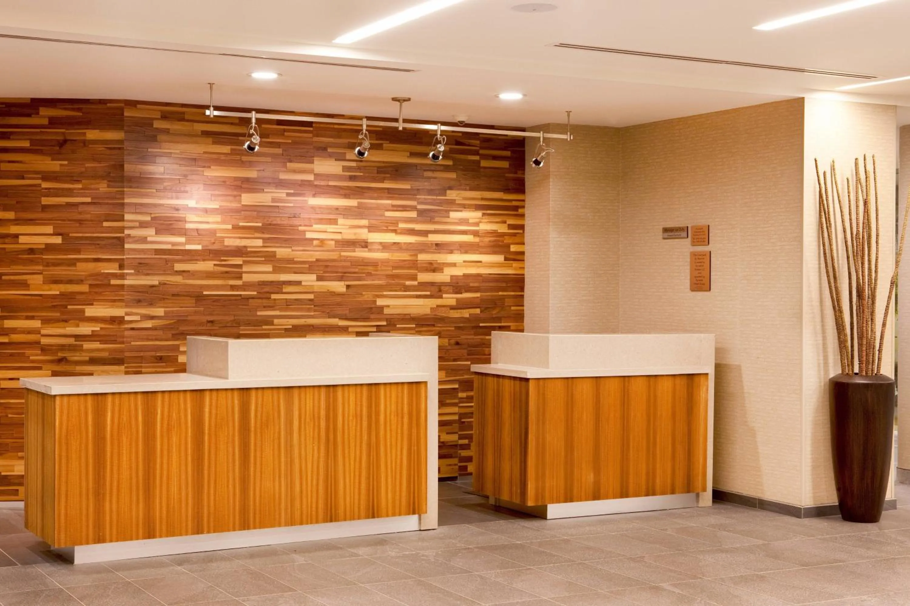Lobby or reception in Courtyard by Marriott Yonkers Westchester County
