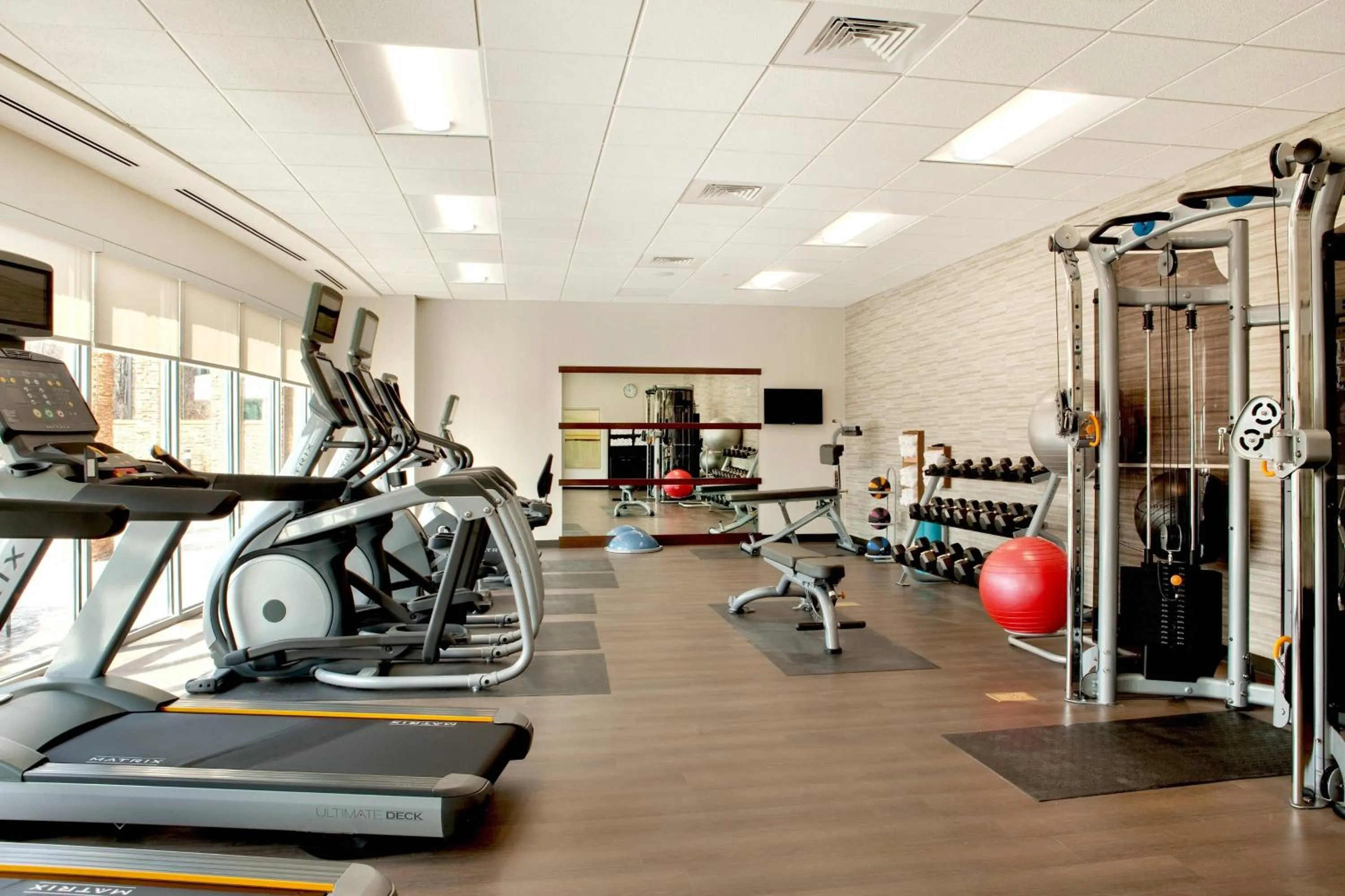 Fitness centre/facilities in Courtyard by Marriott Yonkers Westchester County