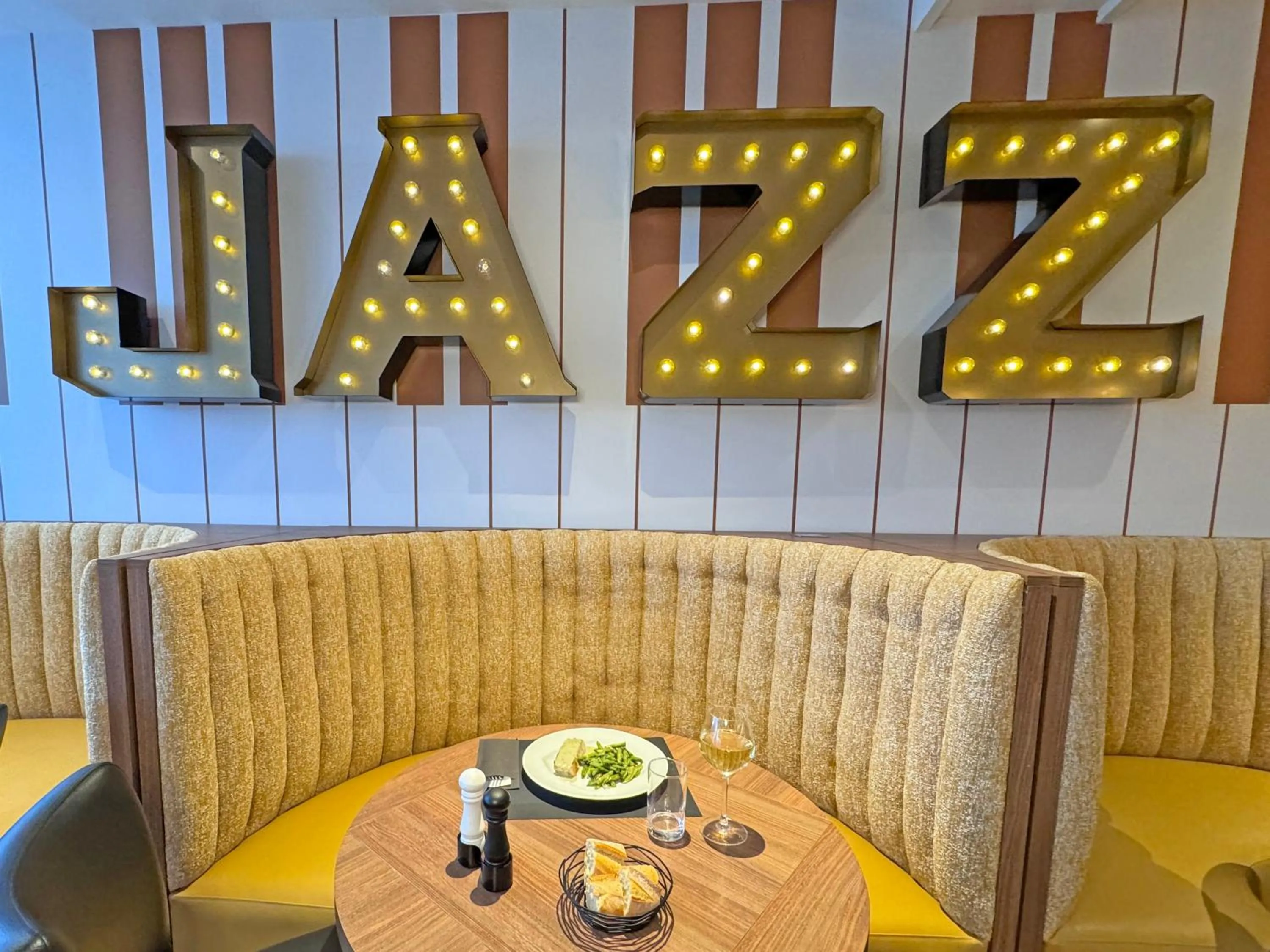 Restaurant/places to eat in Kyriad - Créteil - Bonneuil-sur-Marne