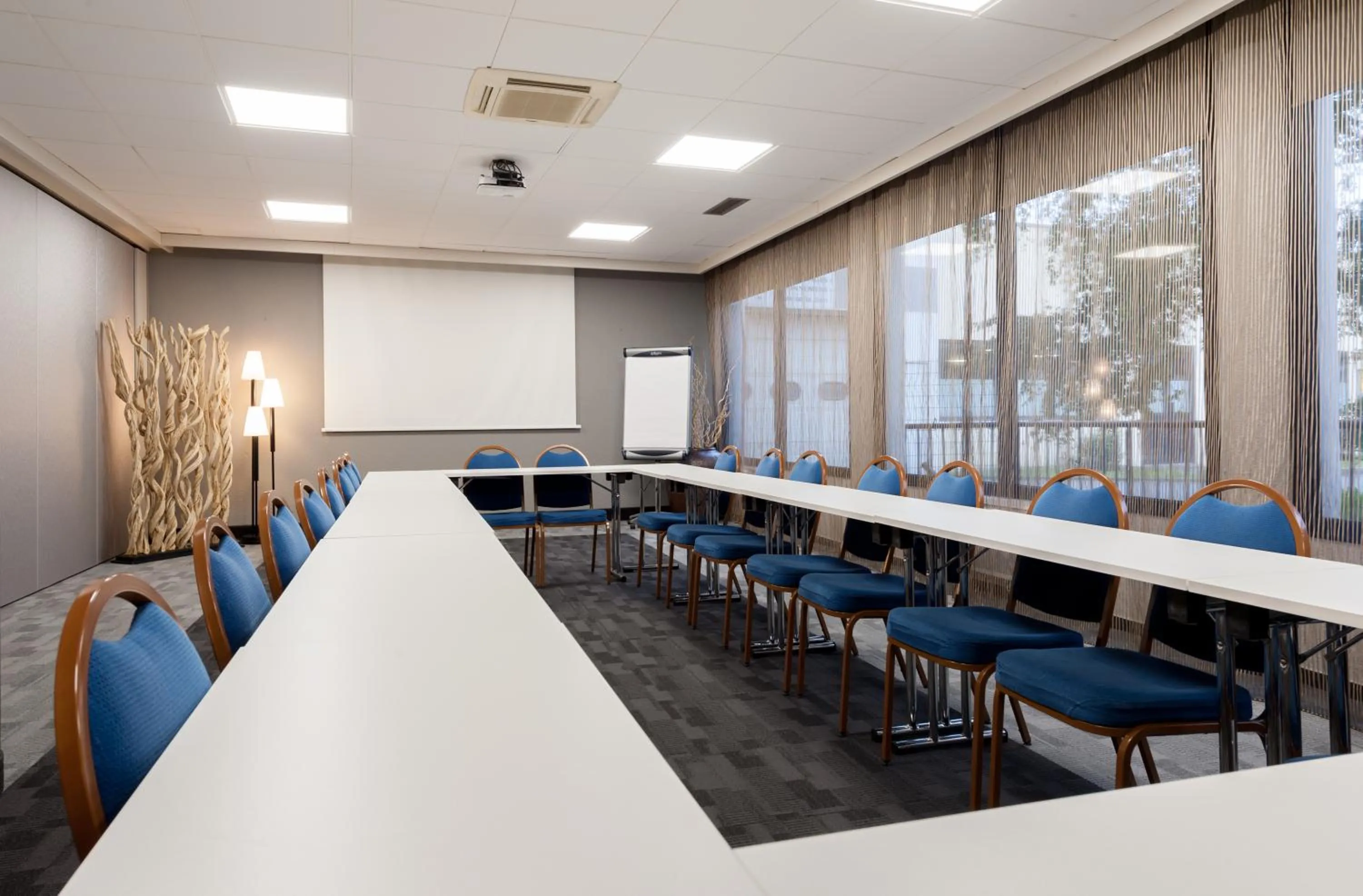 Communal lounge/ TV room in Kyriad - Créteil - Bonneuil-sur-Marne