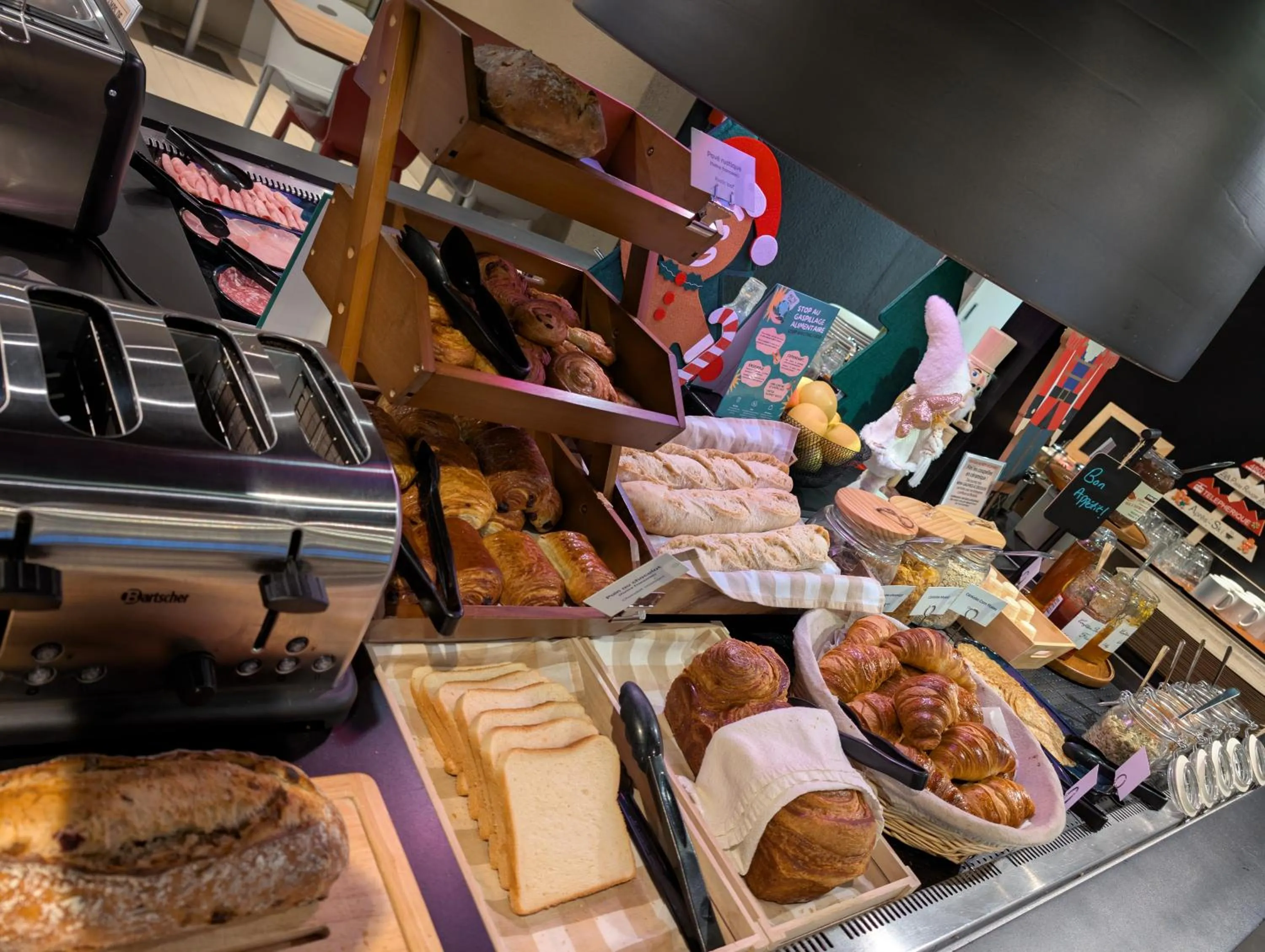 Breakfast in Campanile Villejust - za Courtaboeuf