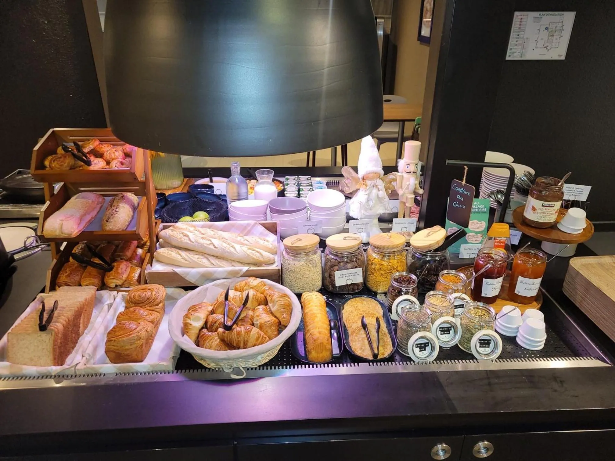 Breakfast in Campanile Villejust - za Courtaboeuf