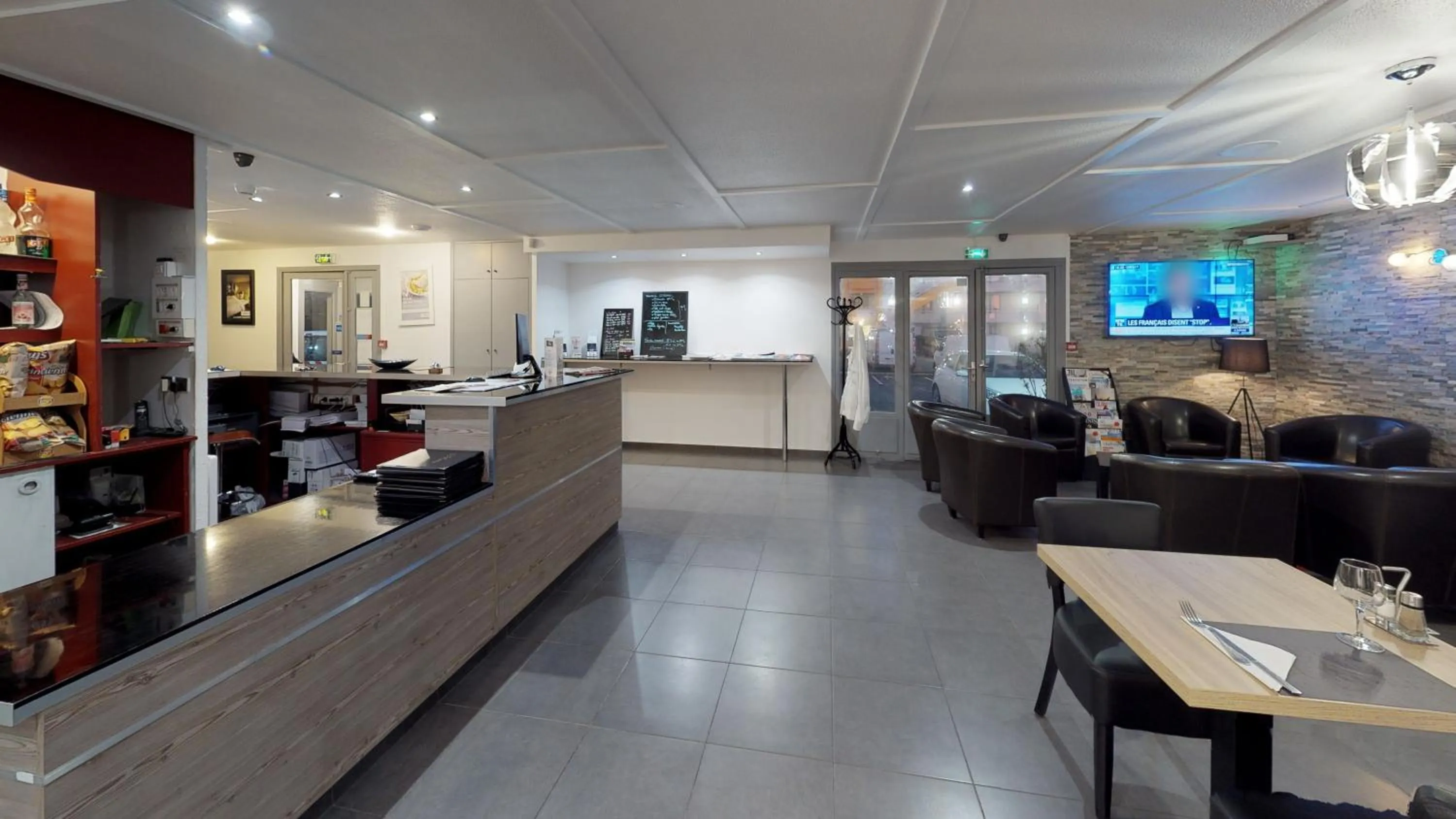 Restaurant/places to eat in Kyriad Fontenay - Trésigny