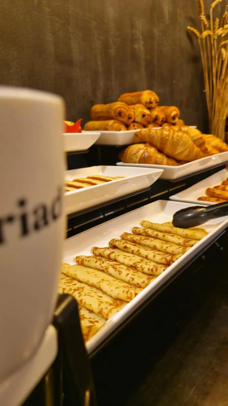 Buffet breakfast in Kyriad Fontenay - Trésigny