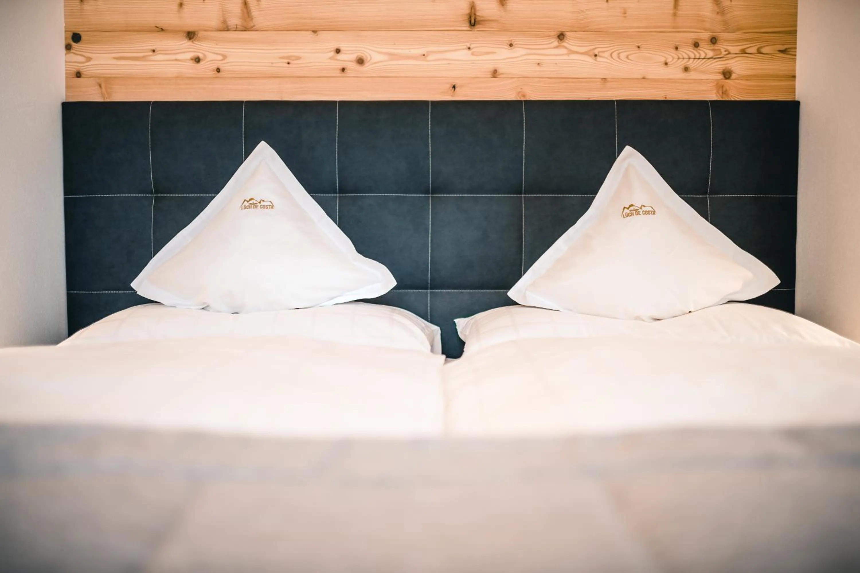 Bedroom, Bed in Lüch de Costa