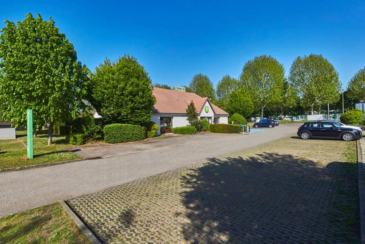 Property building in Campanile Melun Sénart