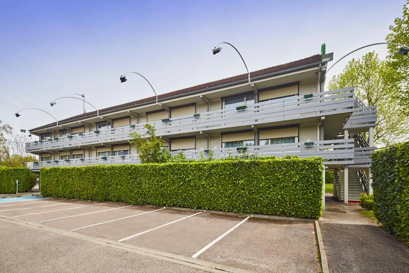 Property building in Campanile Melun Sénart